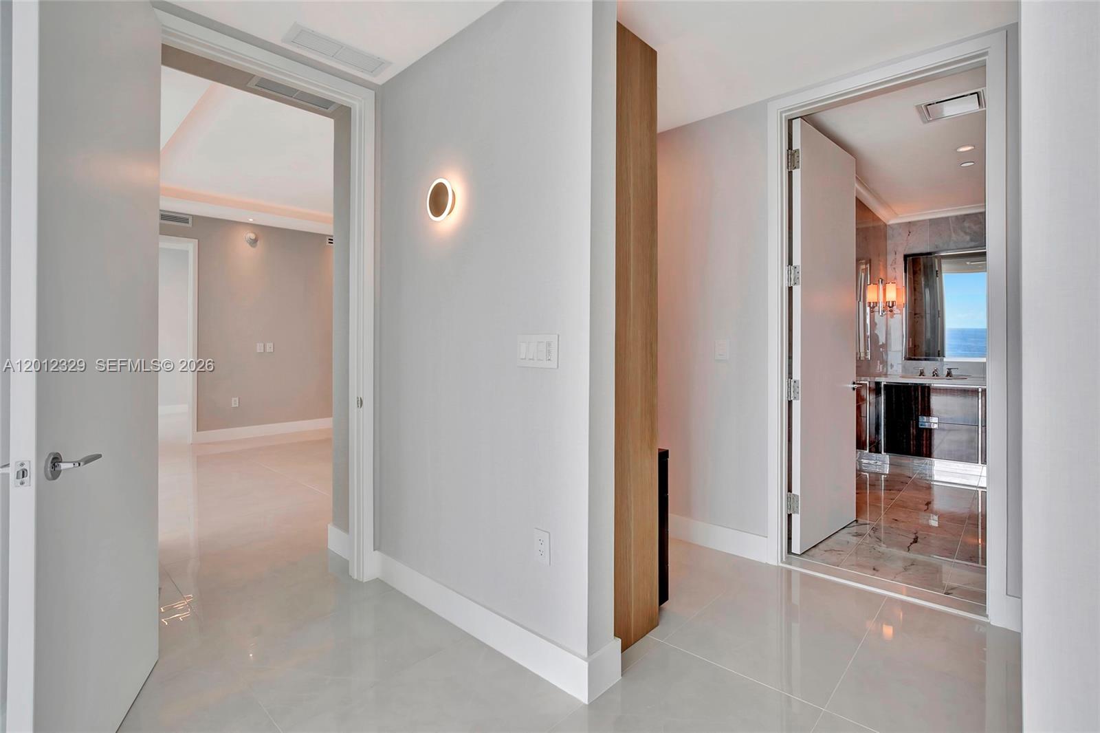 RITZ CARLTON RESIDENCES - Residential Lease