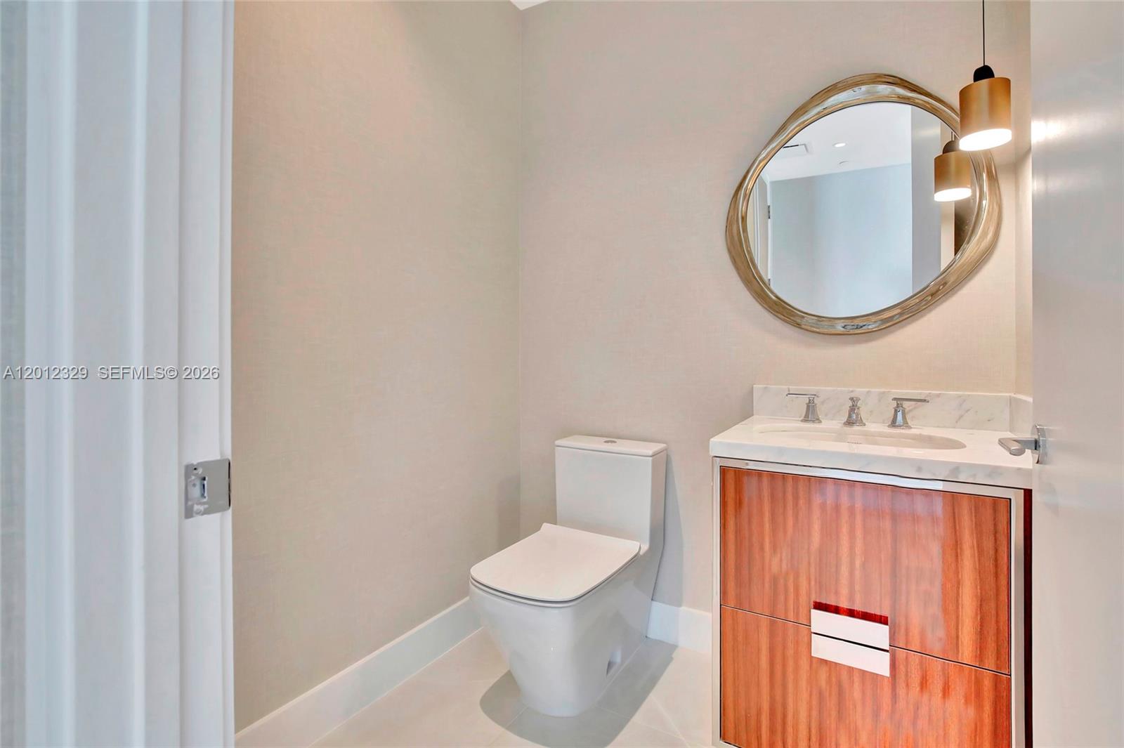 RITZ CARLTON RESIDENCES - Residential Lease