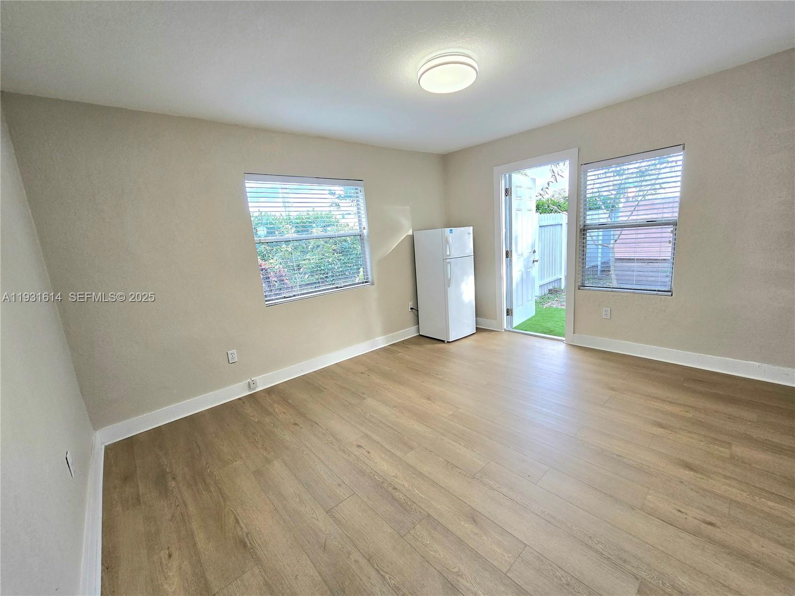 GREEN OAKS - Residential Lease