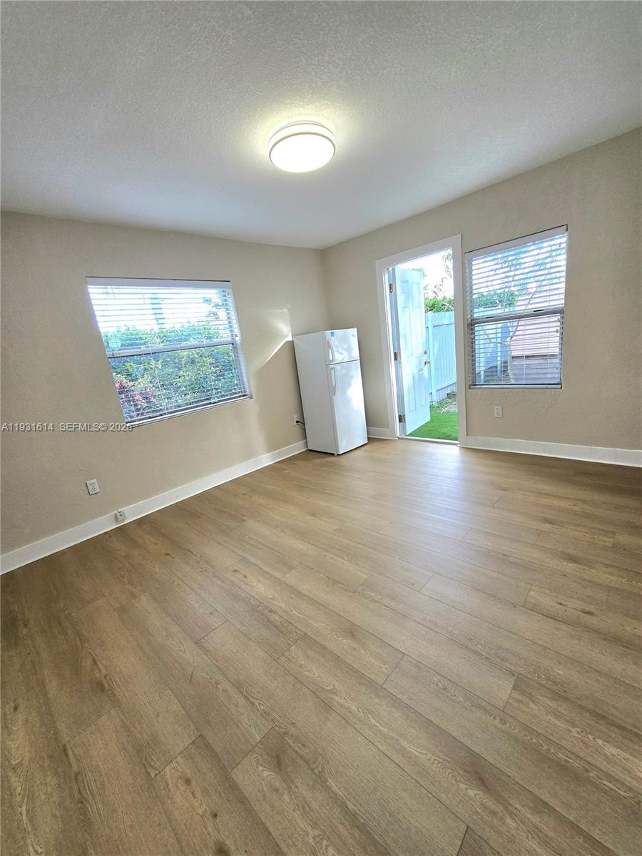 GREEN OAKS - Residential Lease