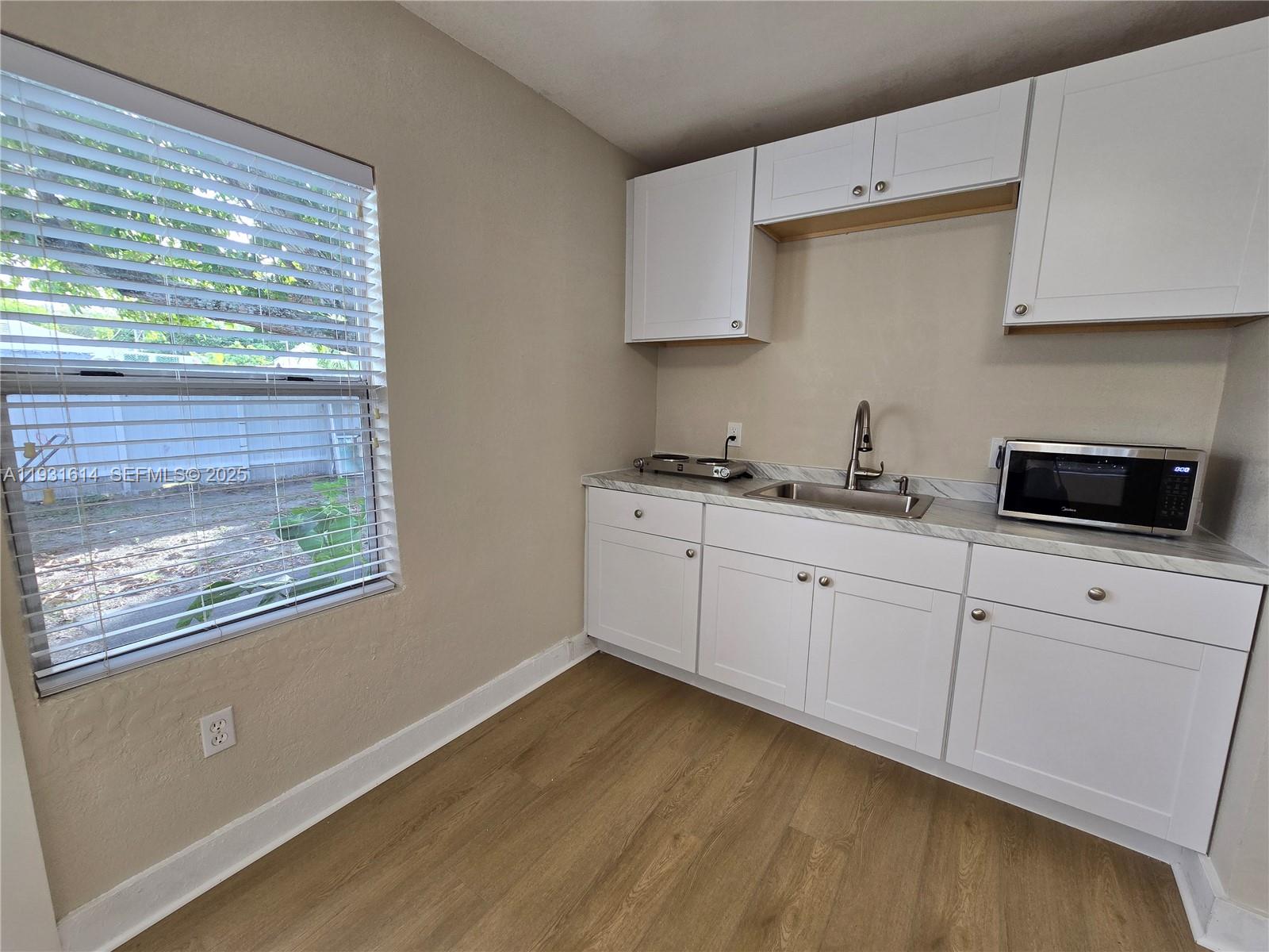 GREEN OAKS - Residential Lease