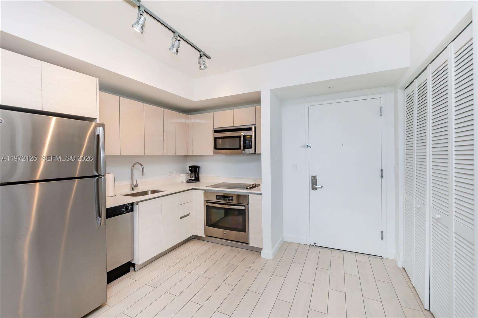 BEACHWALK CONDOMINIUM - Residential