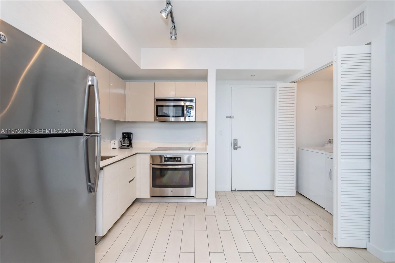 BEACHWALK CONDOMINIUM - Residential