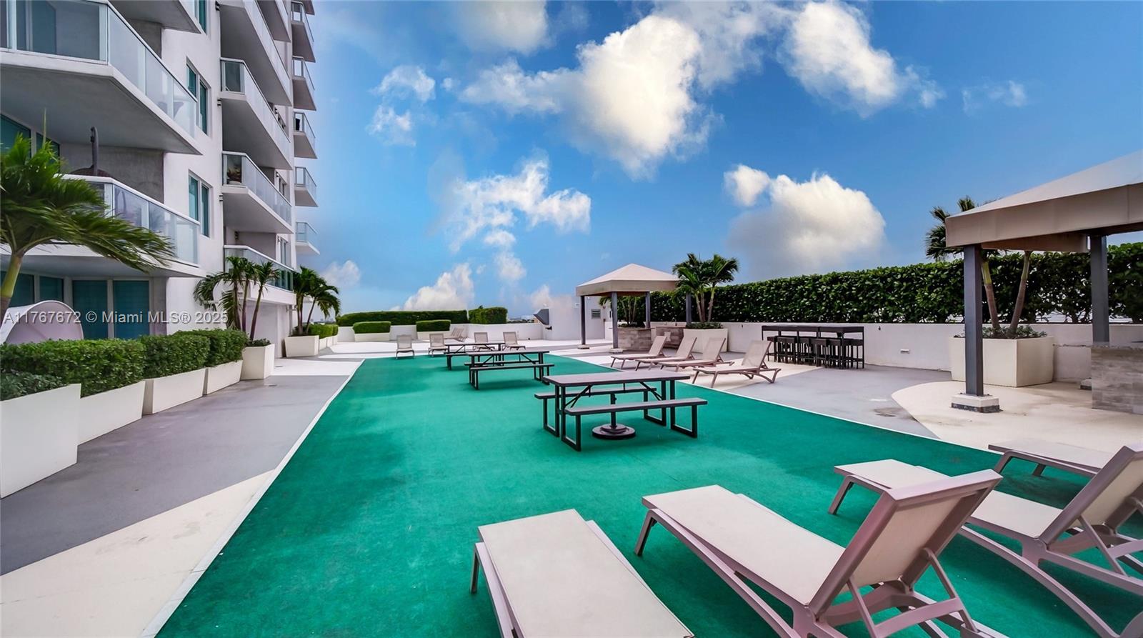 TERRAZAS RIVERPARK VILLAG - Residential