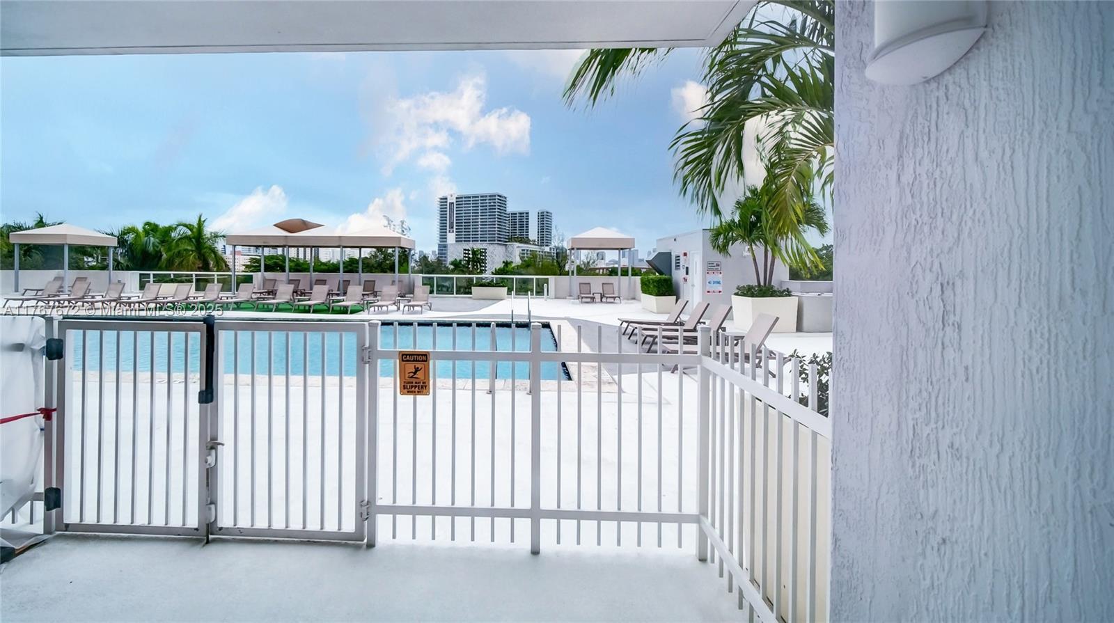 TERRAZAS RIVERPARK VILLAG - Residential