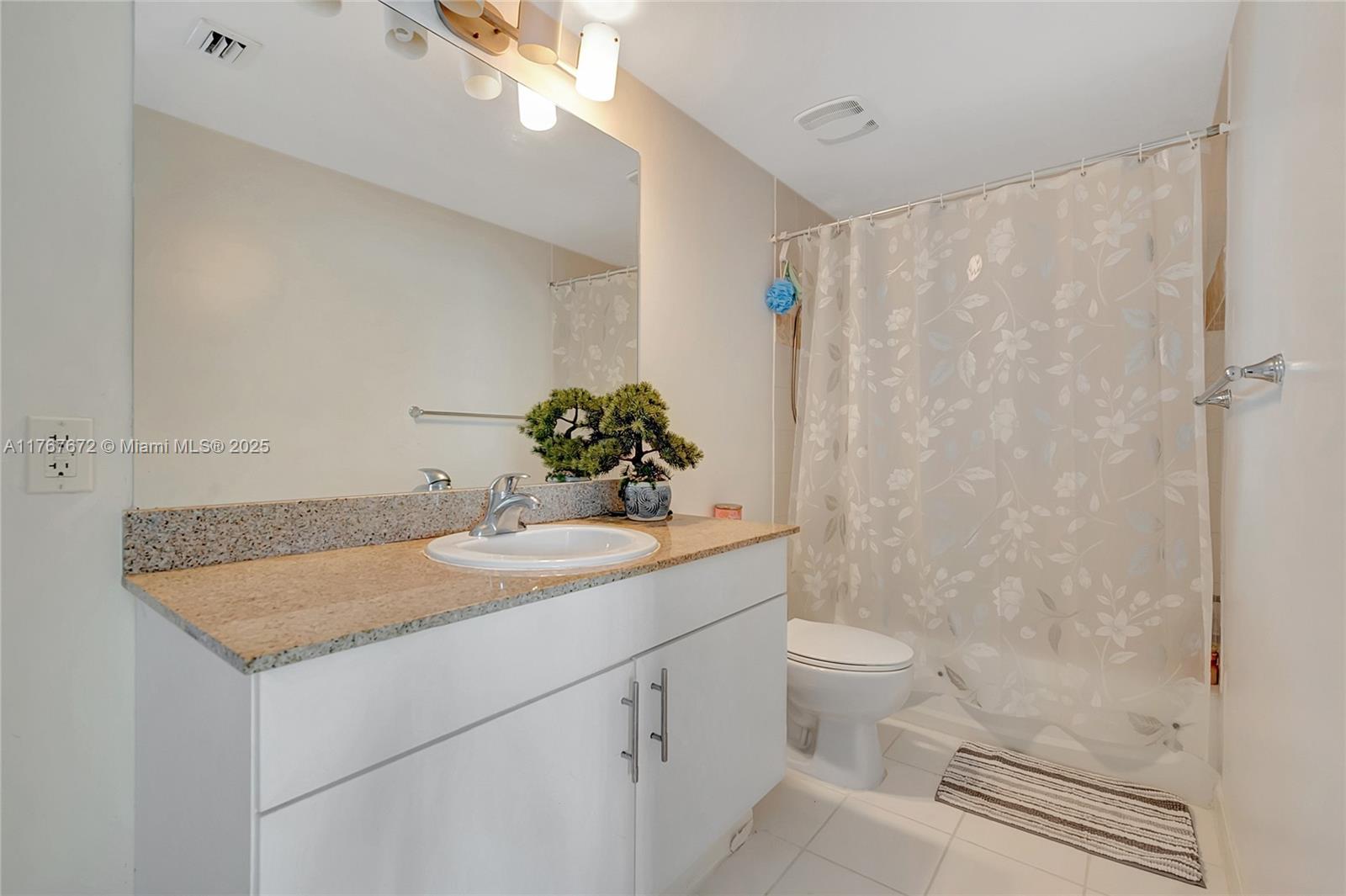 TERRAZAS RIVERPARK VILLAG - Residential