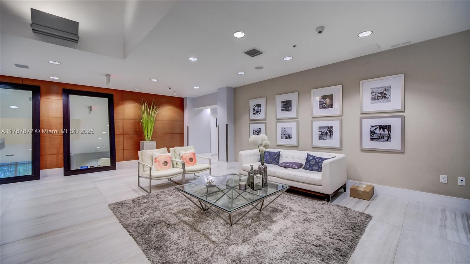 TERRAZAS RIVERPARK VILLAG - Residential