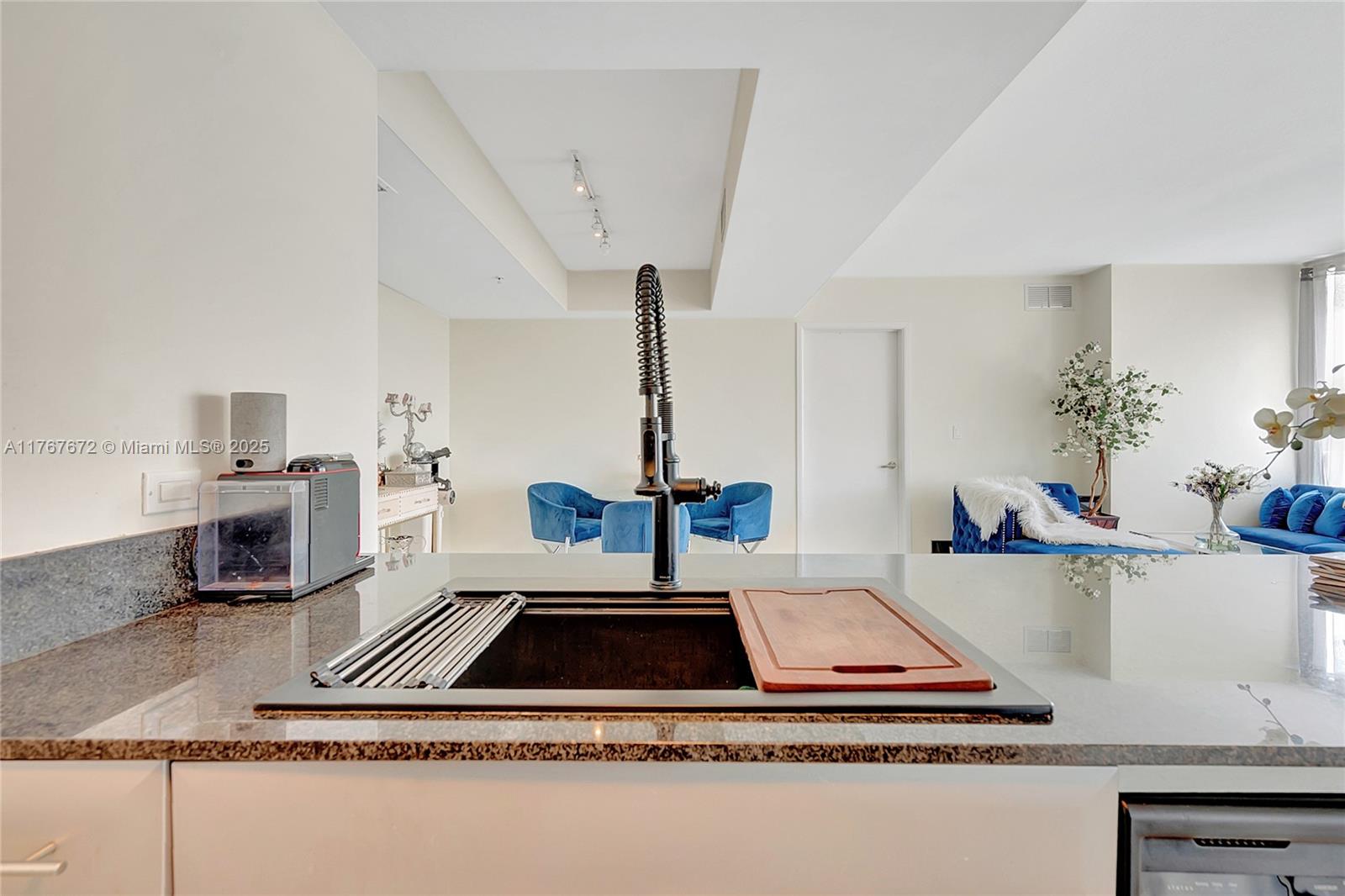 TERRAZAS RIVERPARK VILLAG - Residential