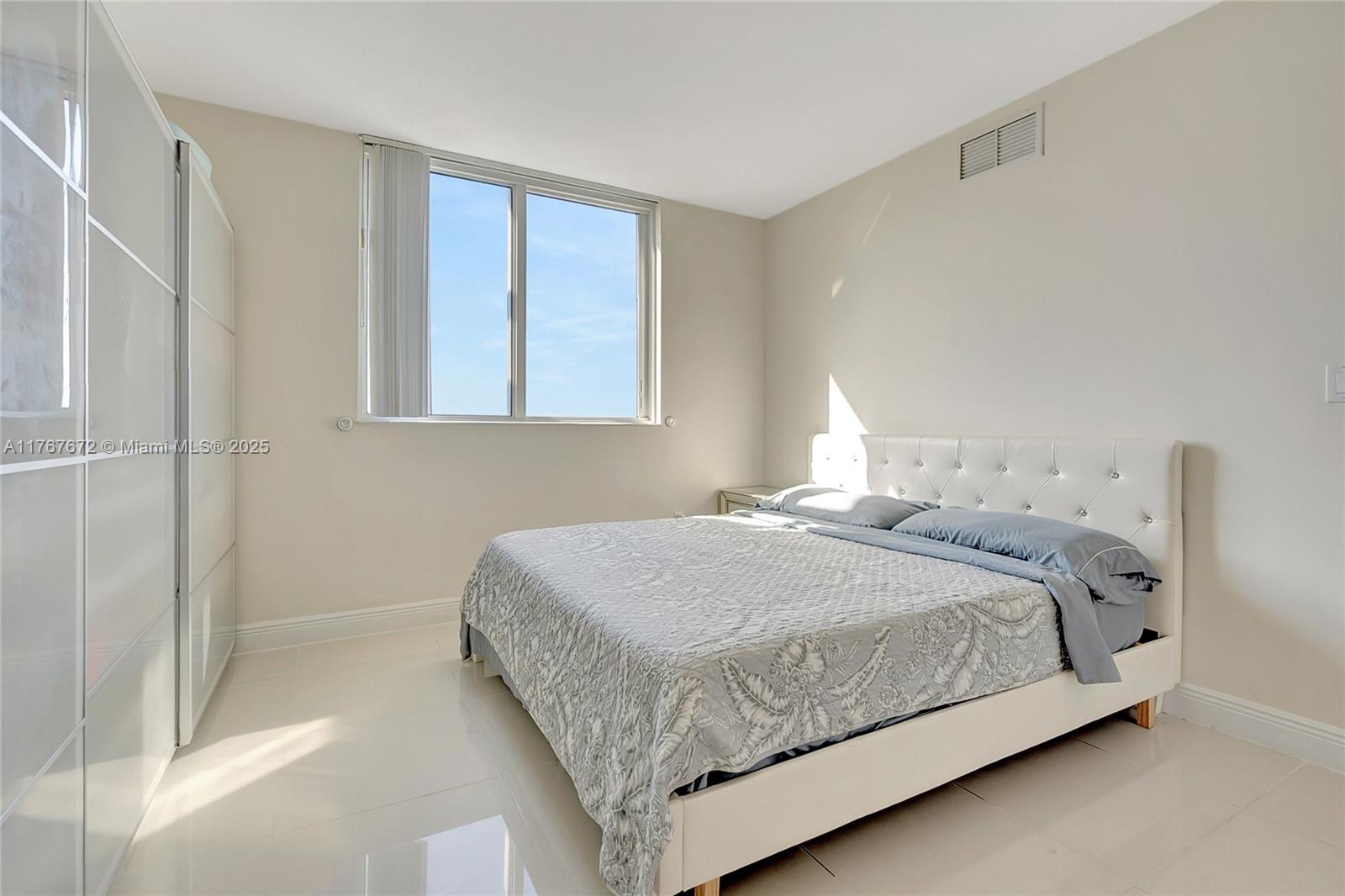 TERRAZAS RIVERPARK VILLAG - Residential