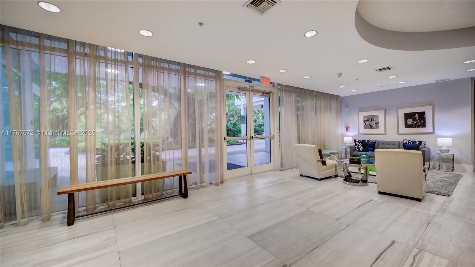 TERRAZAS RIVERPARK VILLAG - Residential