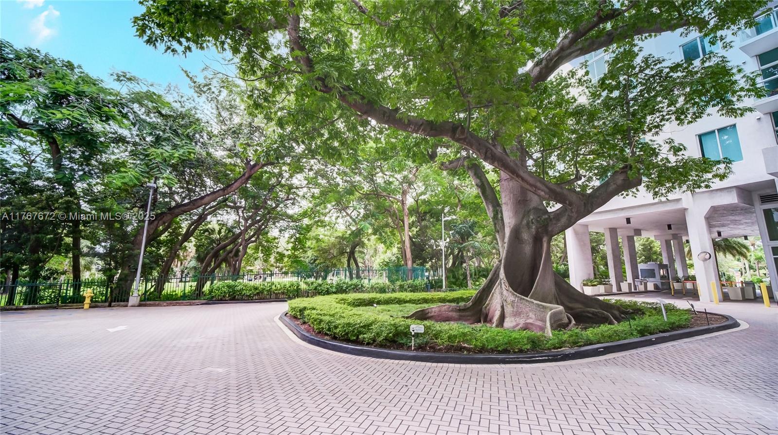 TERRAZAS RIVERPARK VILLAG - Residential