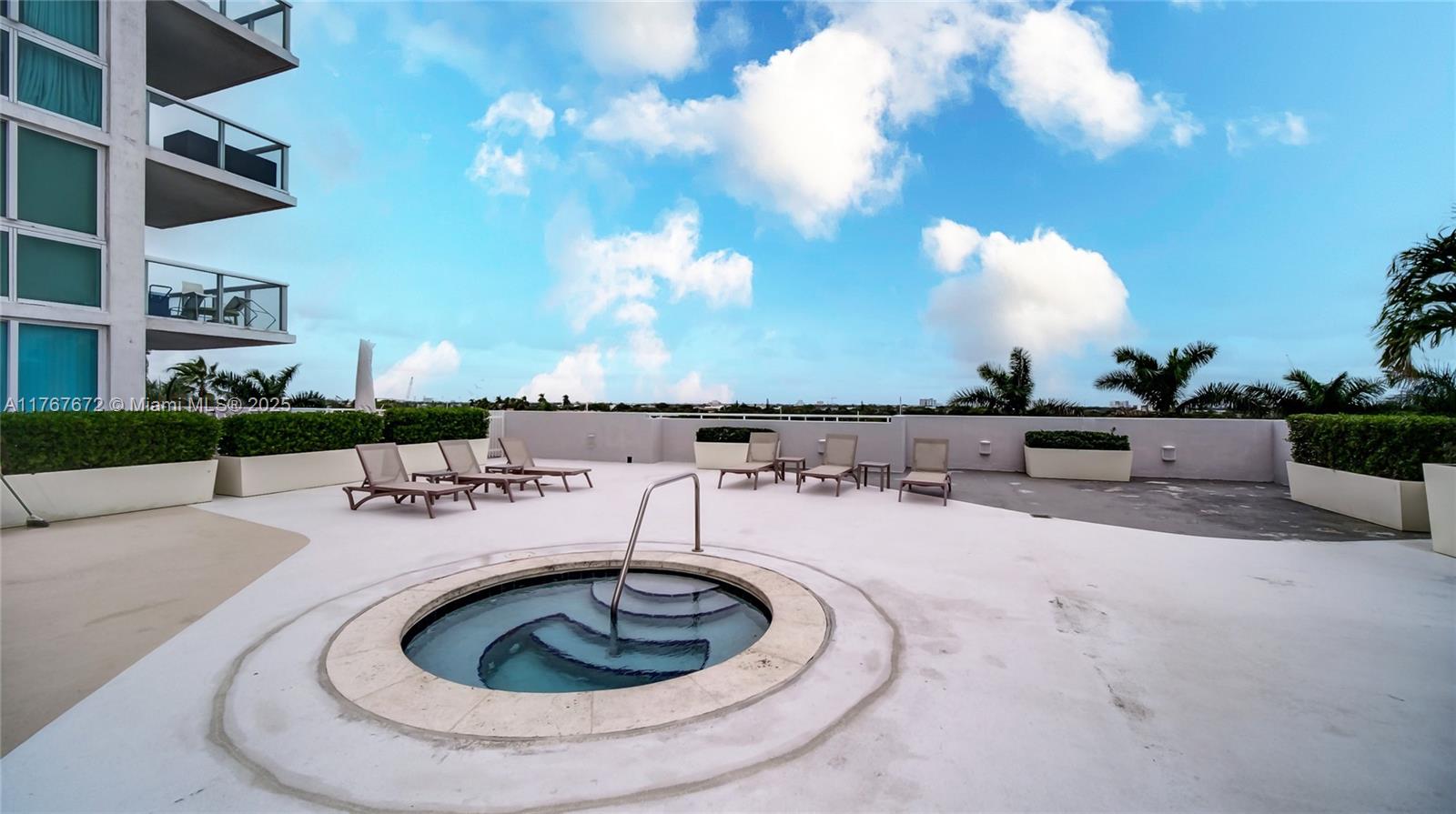 TERRAZAS RIVERPARK VILLAG - Residential