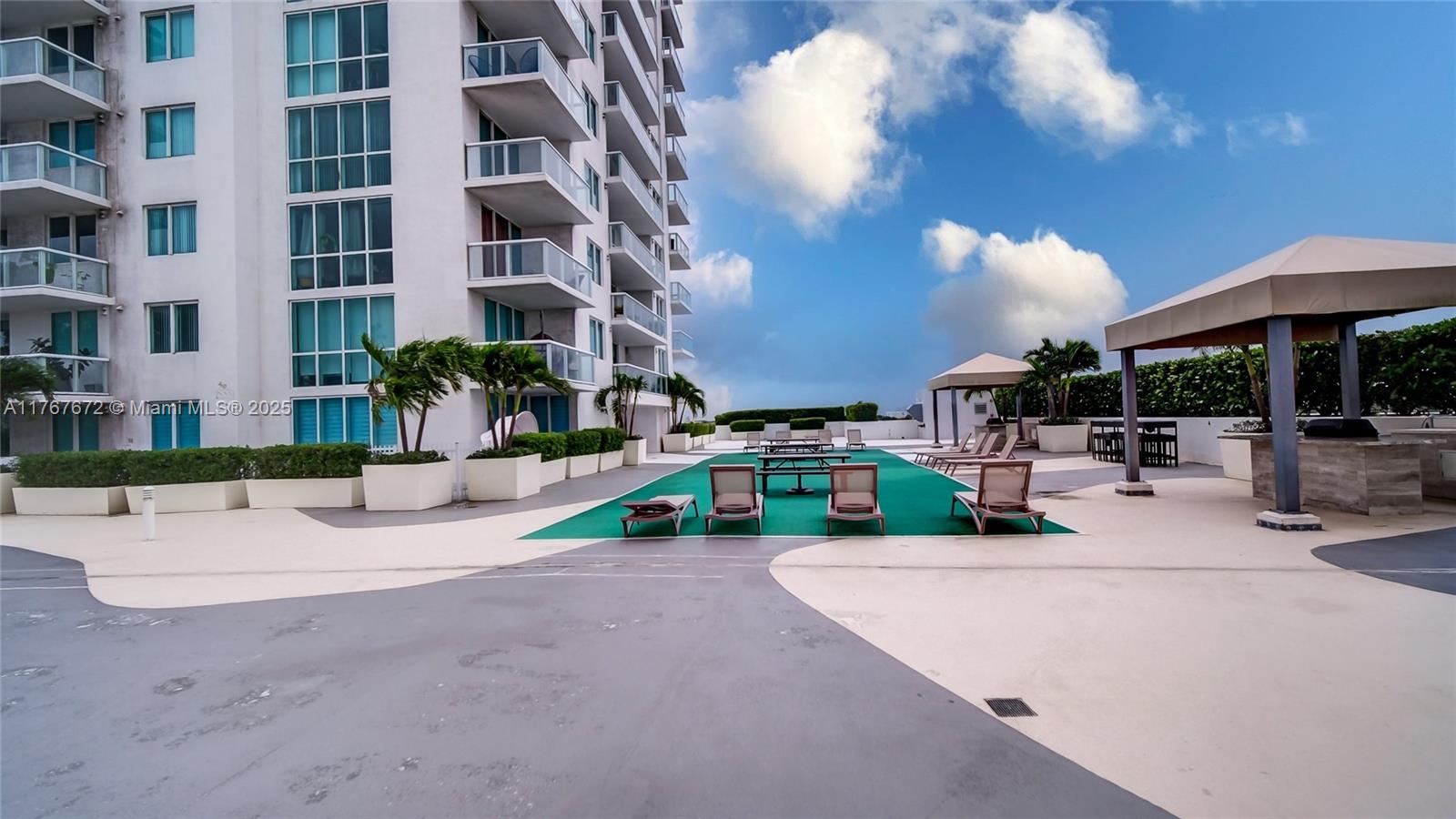 TERRAZAS RIVERPARK VILLAG - Residential