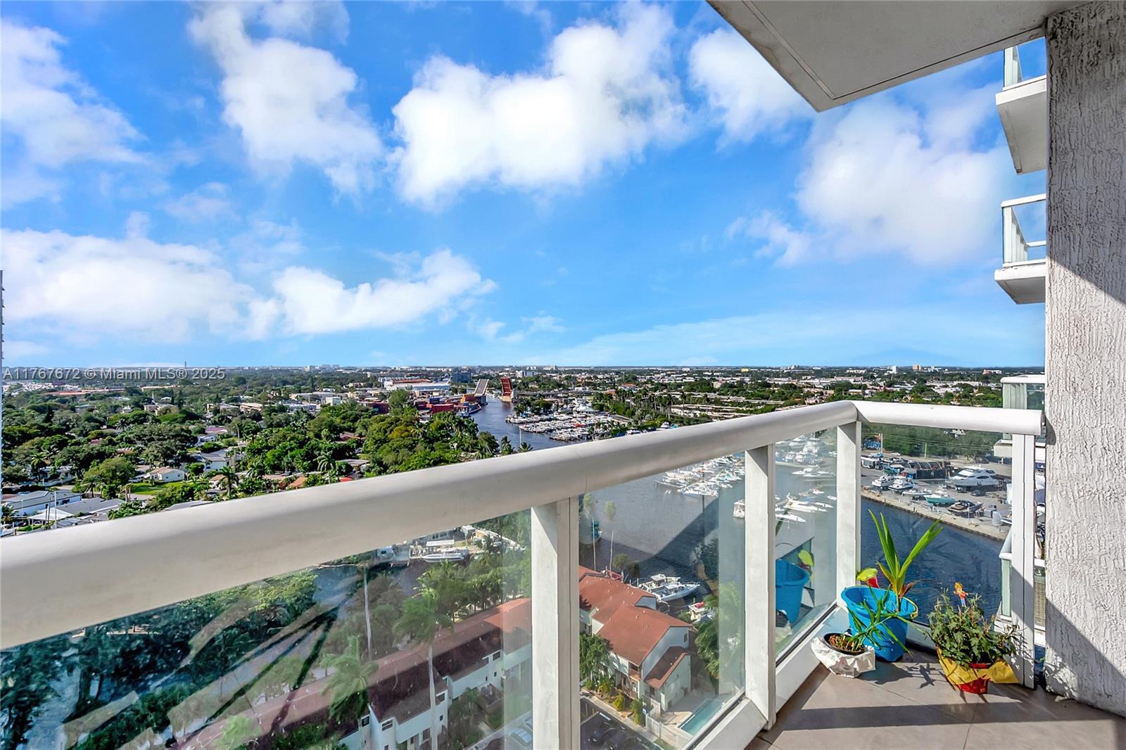 TERRAZAS RIVERPARK VILLAG - Residential