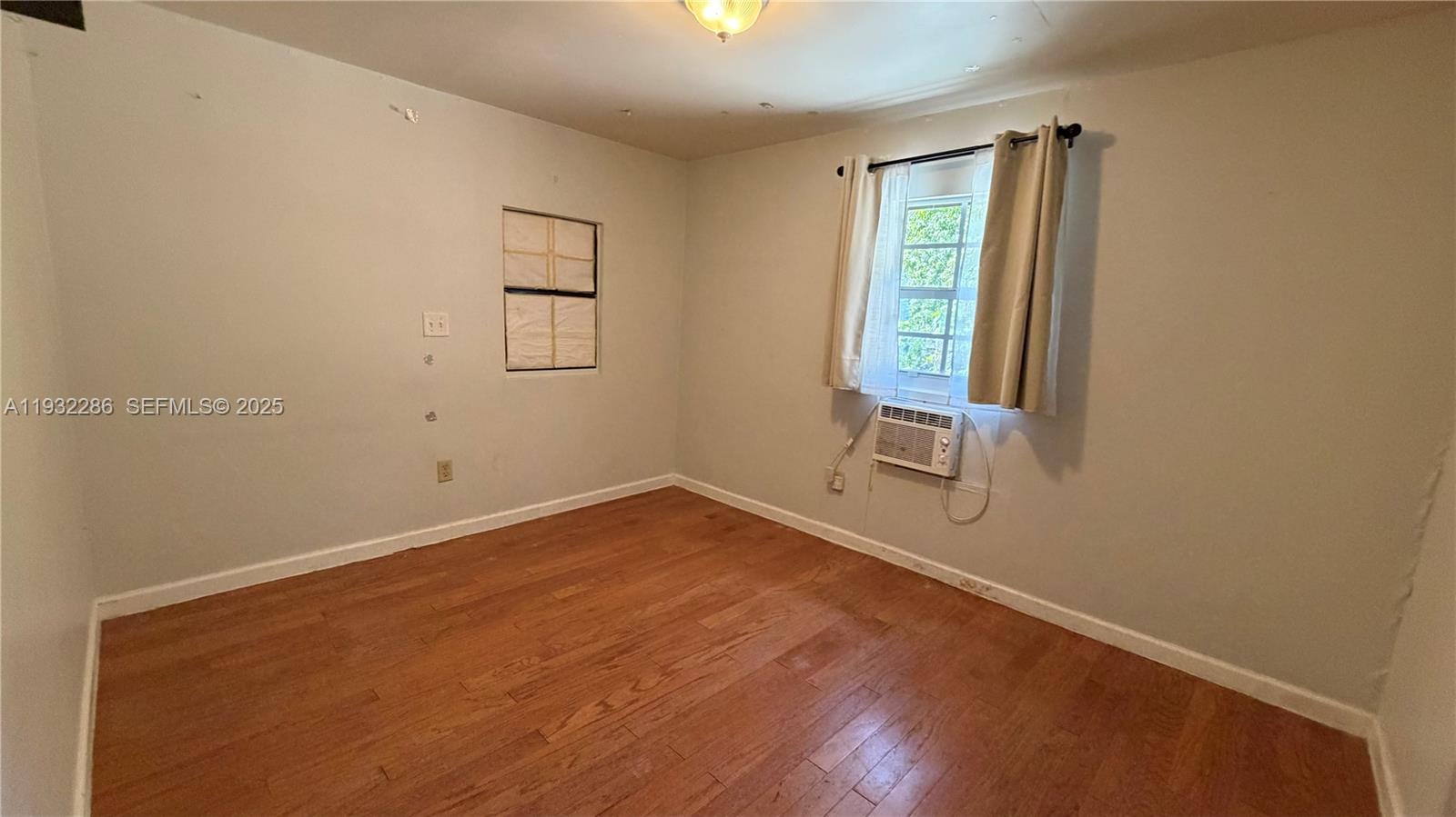 DIXIE HIGHWAY TRACK - Residential Lease