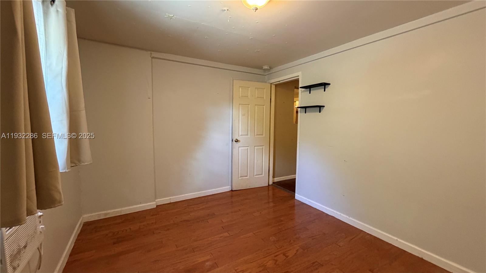 DIXIE HIGHWAY TRACK - Residential Lease