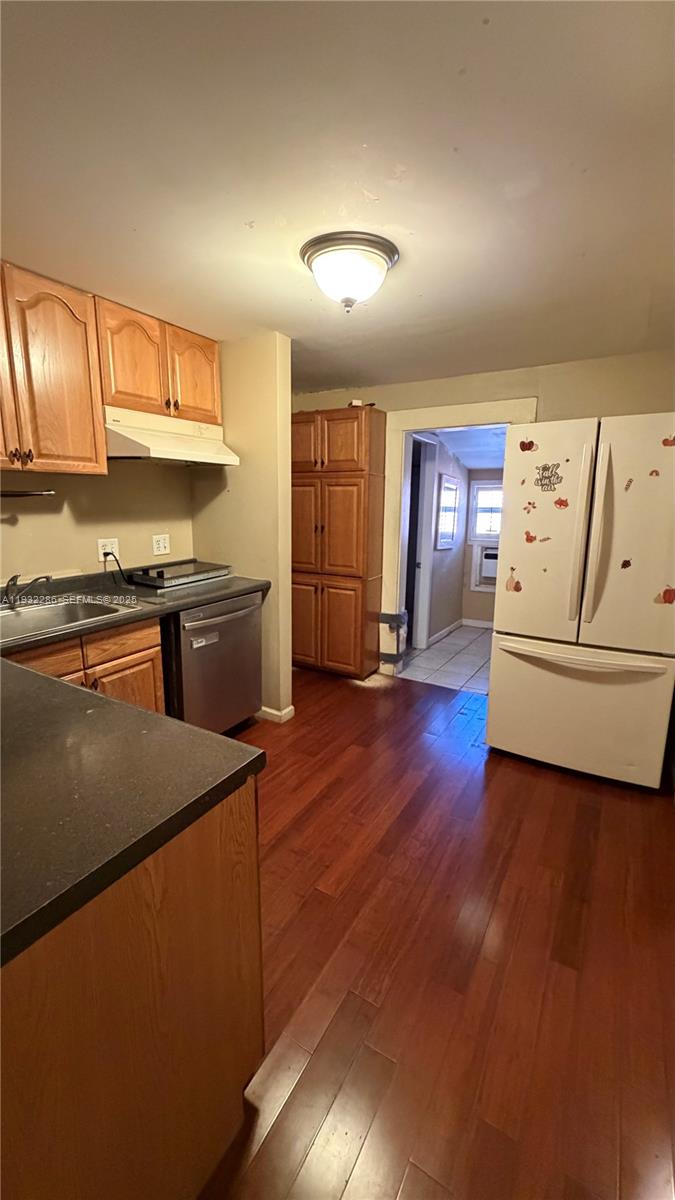 DIXIE HIGHWAY TRACK - Residential Lease