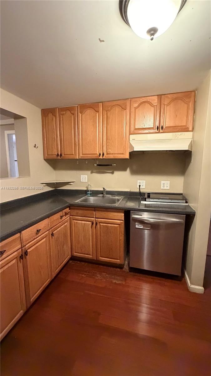 DIXIE HIGHWAY TRACK - Residential Lease