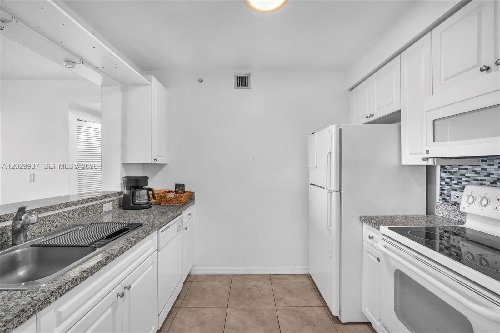 900 SW 8th St 1103