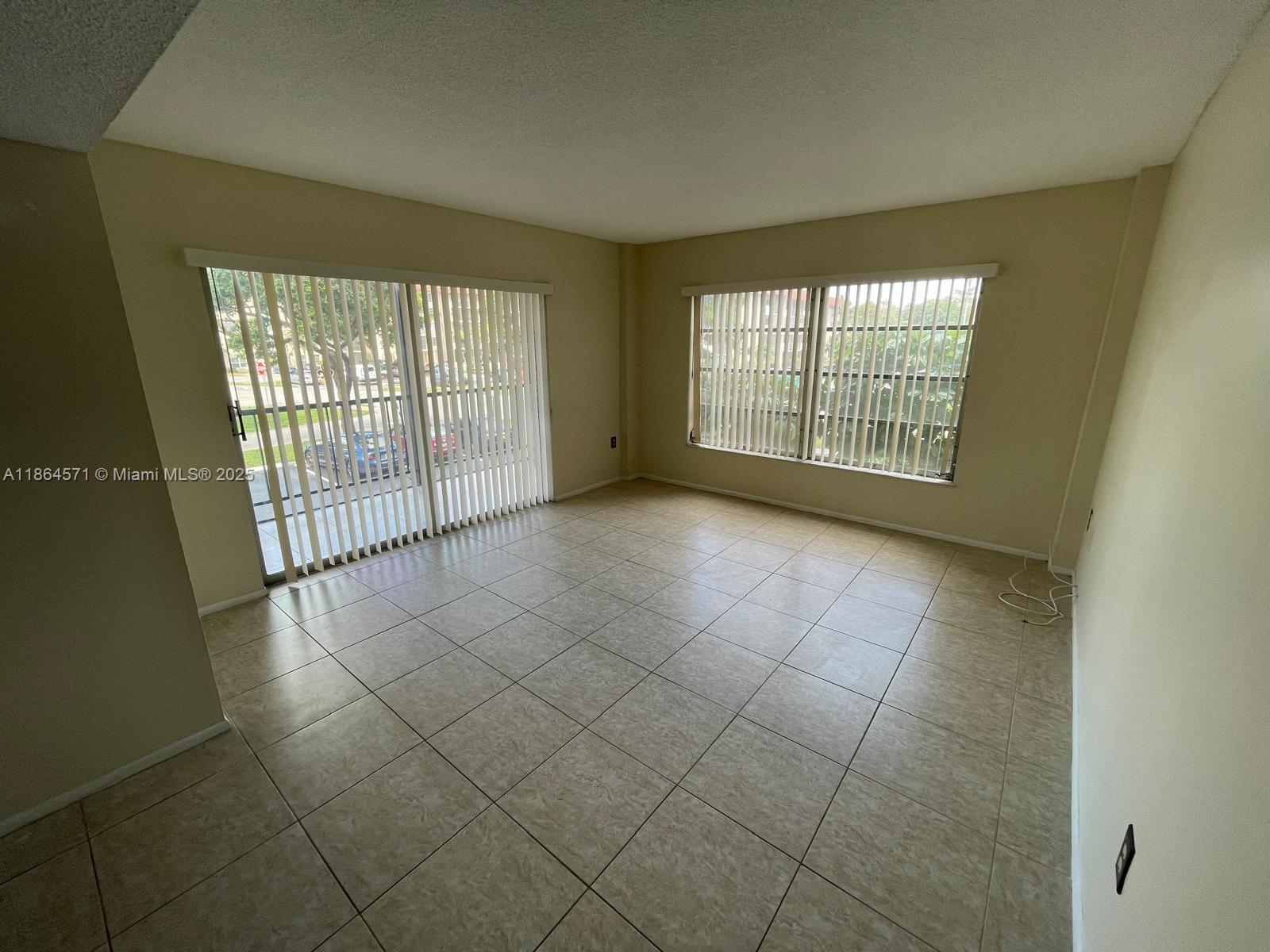 MANORS OF INVERRARY XII - Residential