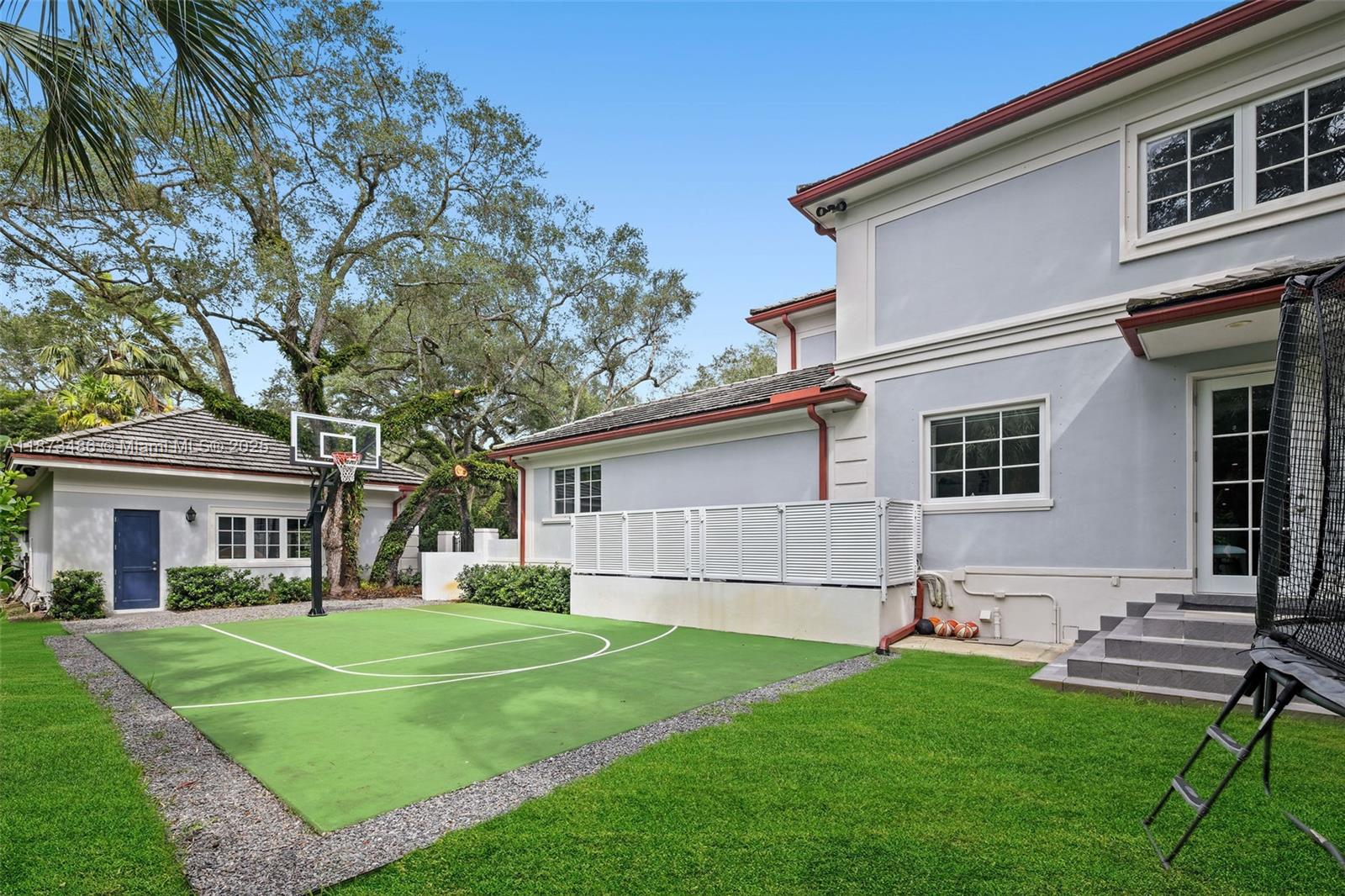 PALM VISTA - Residential