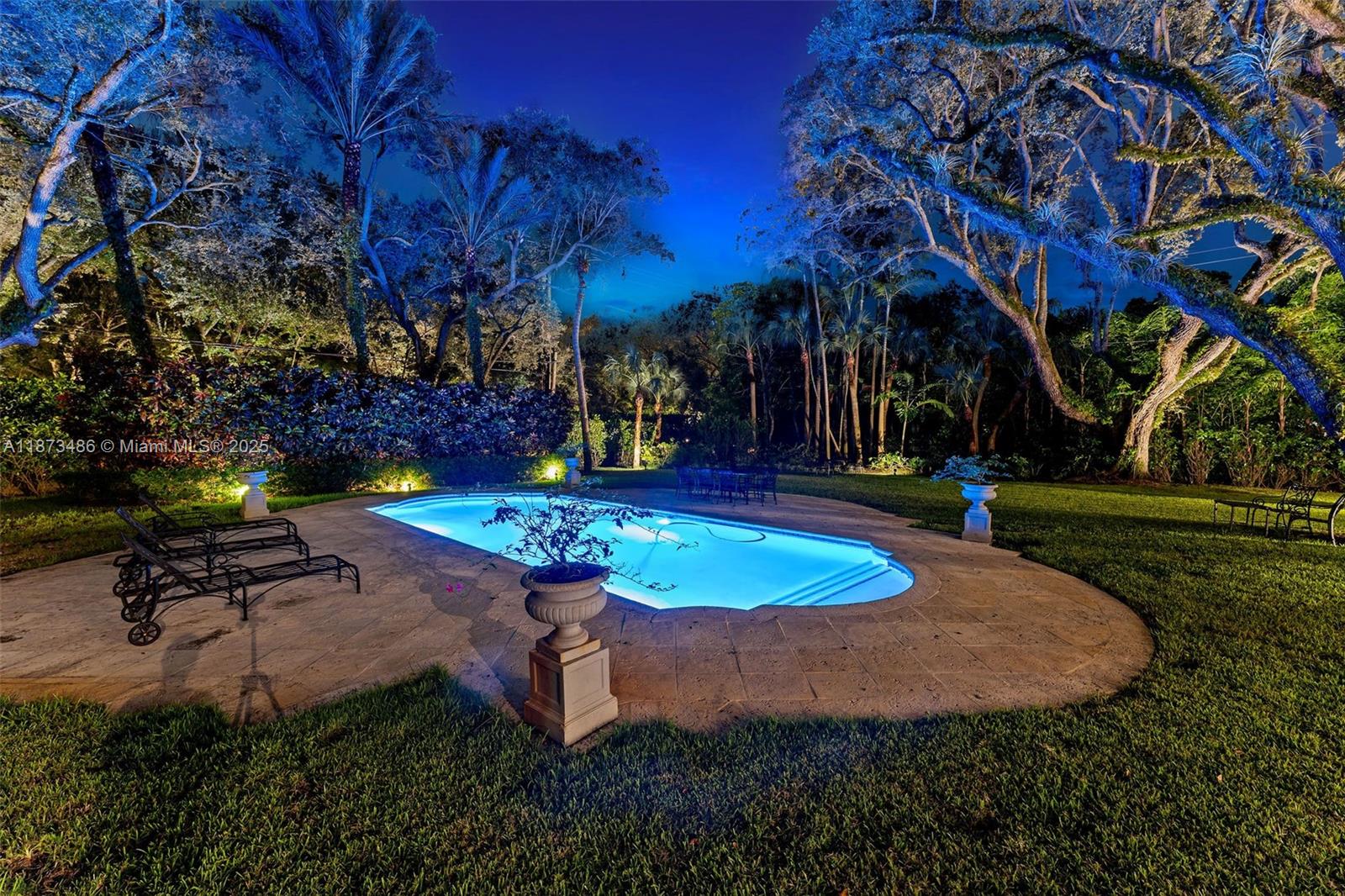 PALM VISTA - Residential