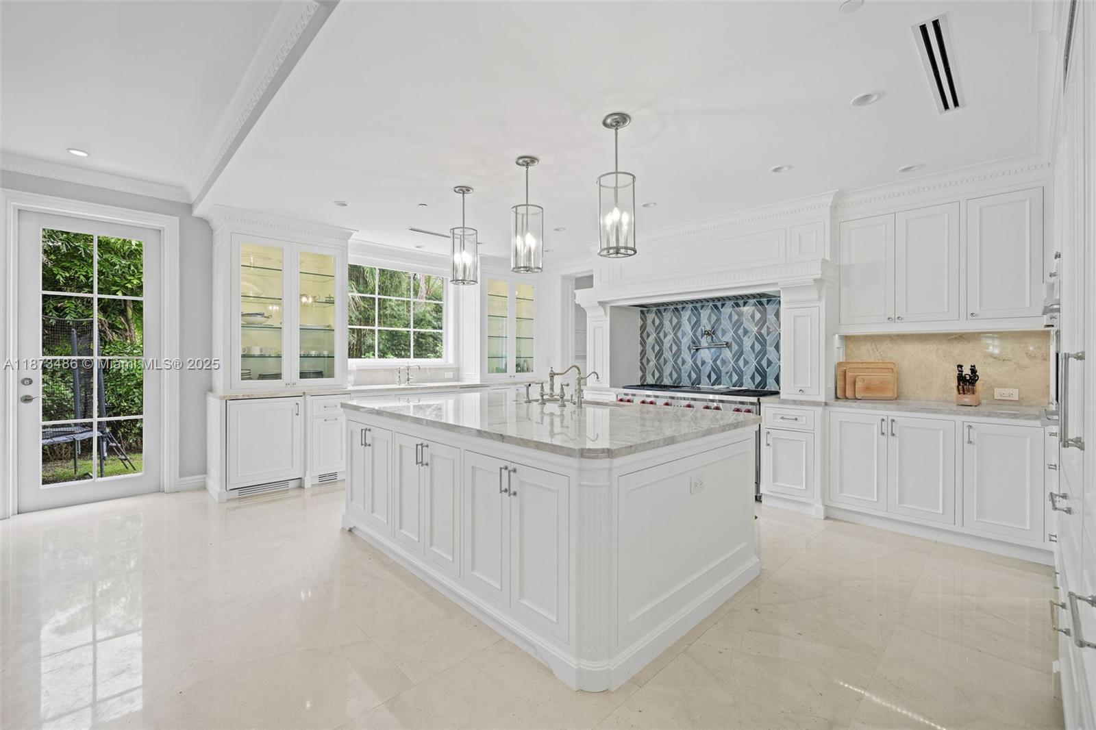 PALM VISTA - Residential