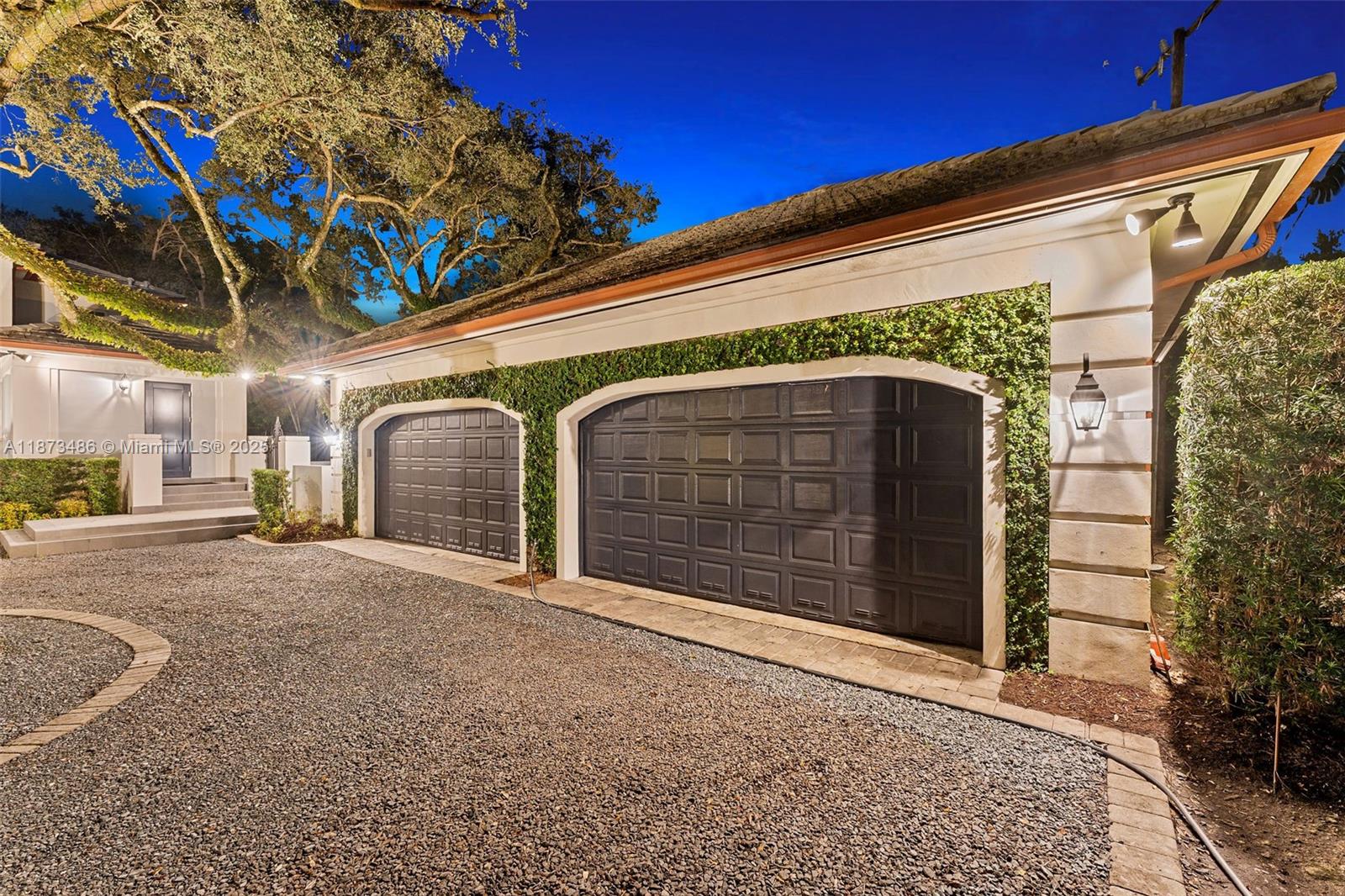 PALM VISTA - Residential