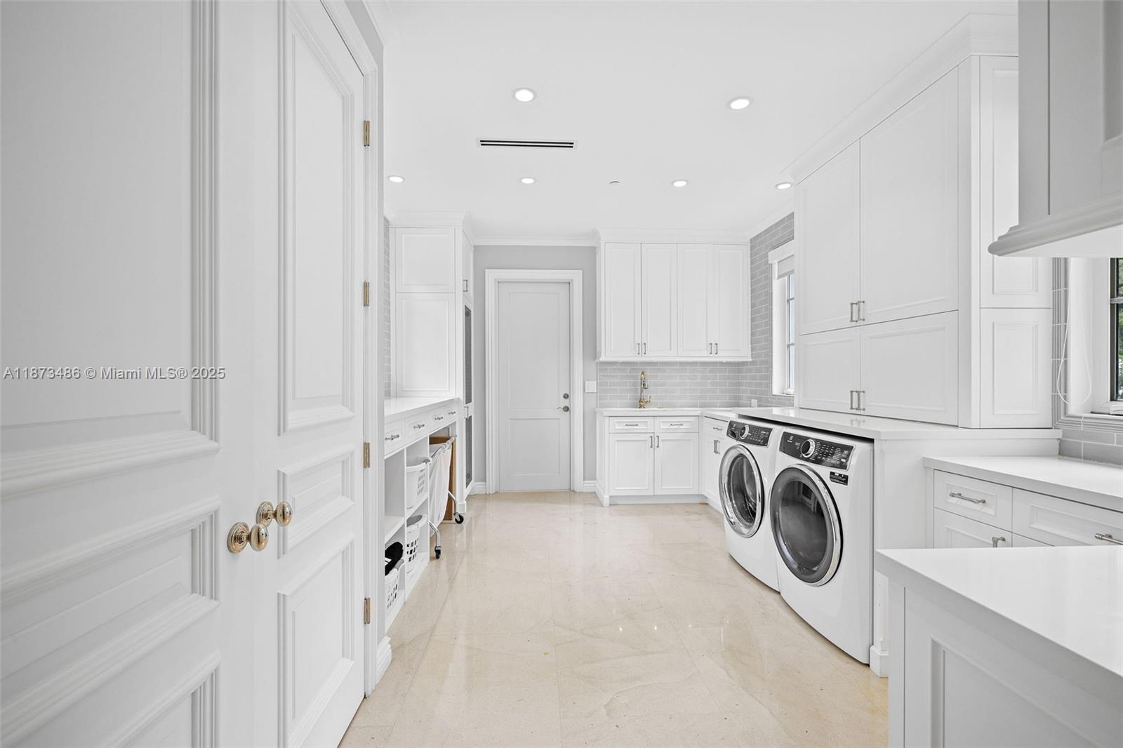 PALM VISTA - Residential