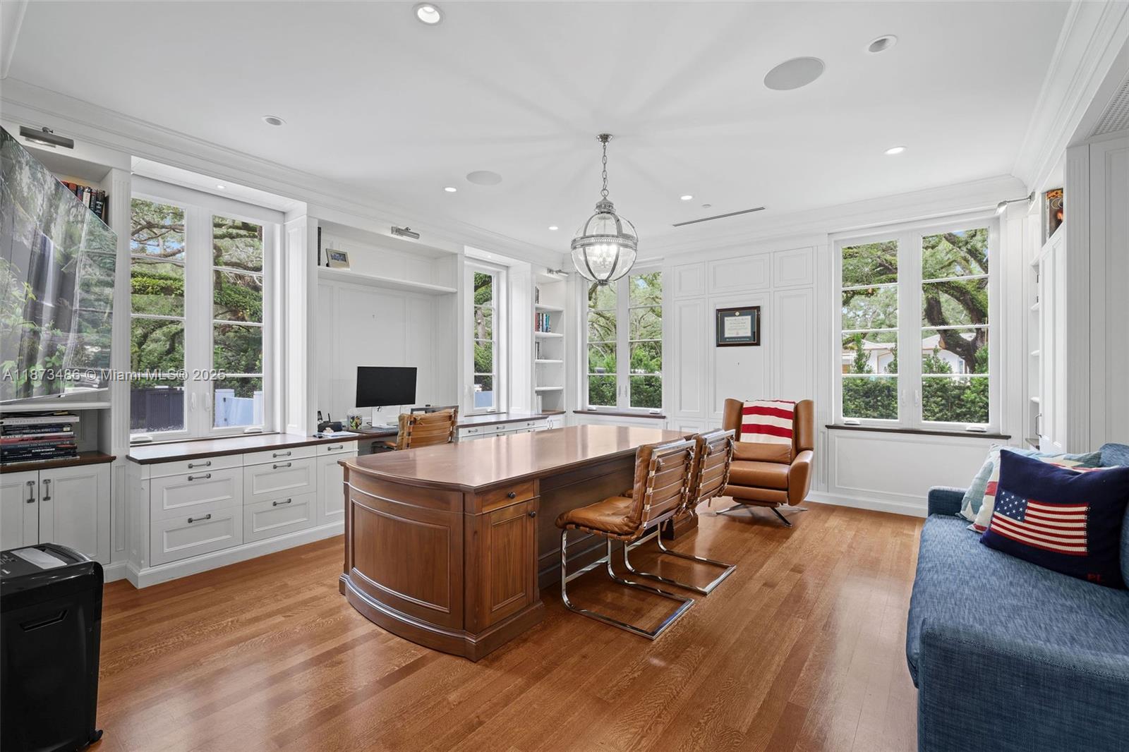 PALM VISTA - Residential