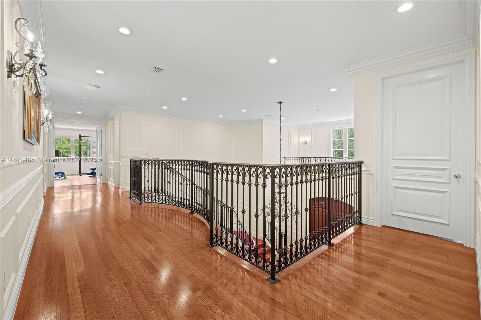 PALM VISTA - Residential