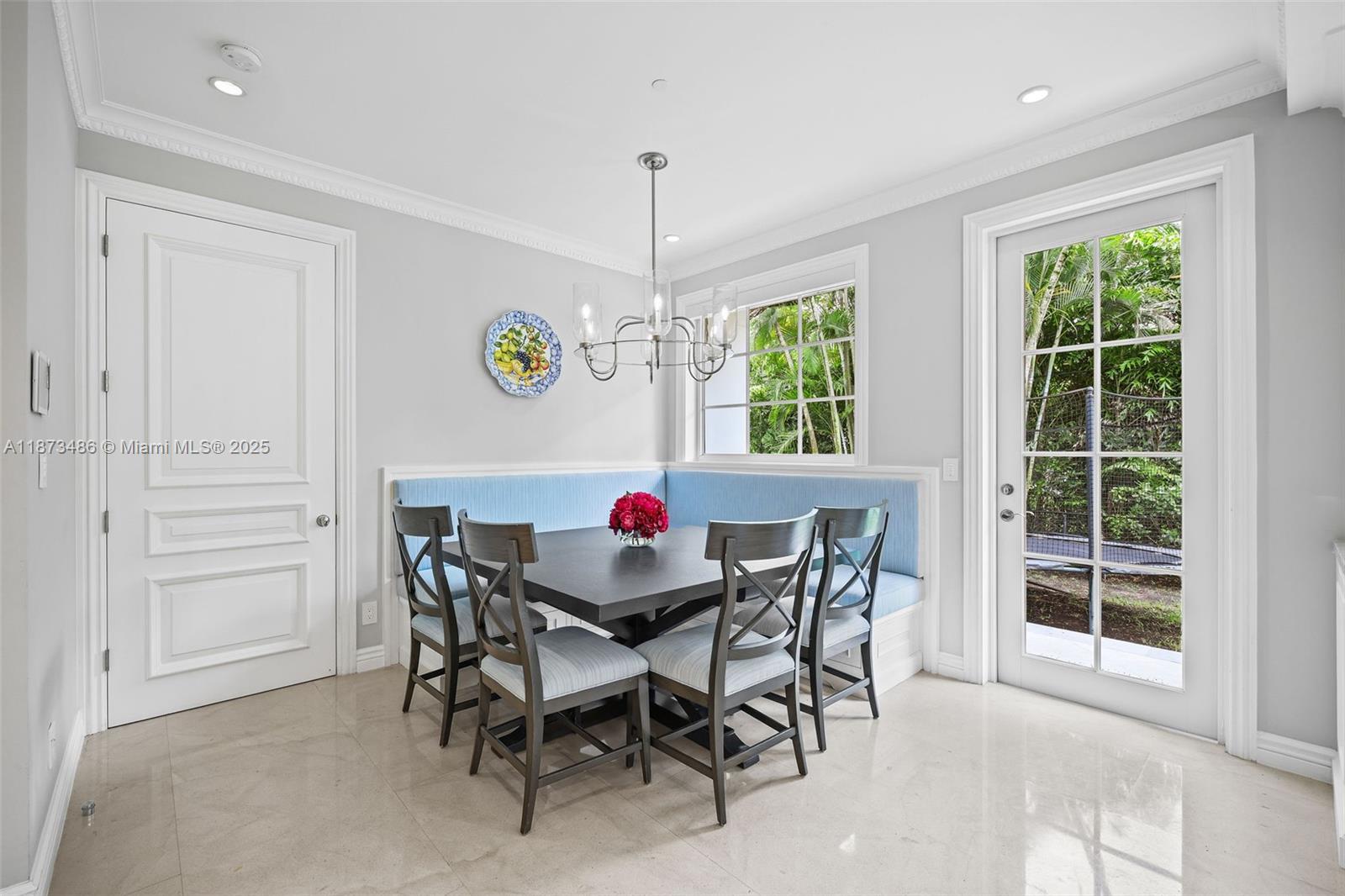 PALM VISTA - Residential