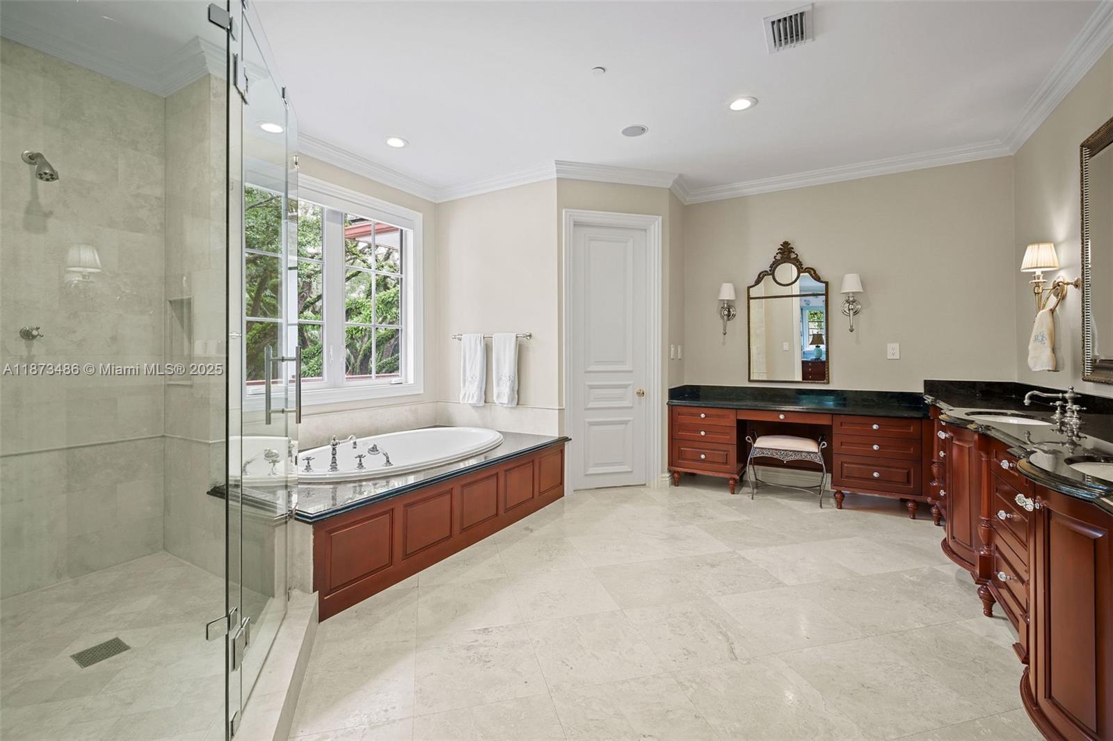 PALM VISTA - Residential