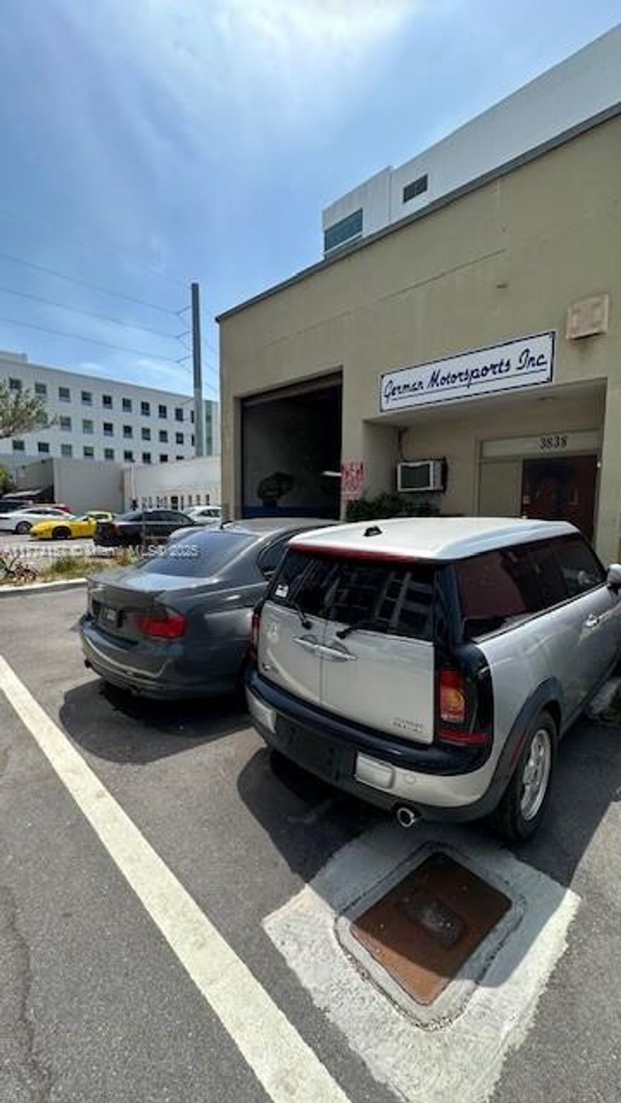 Great Commercial property on Shipping Ave ! Must see it