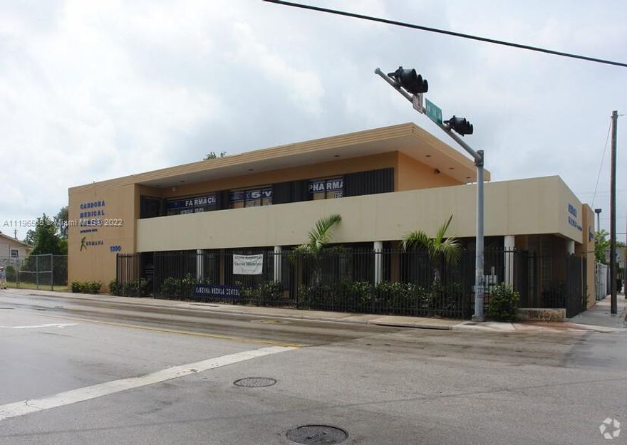 32,750 sq ft 
Zoning T6-8-0
Development opportunity