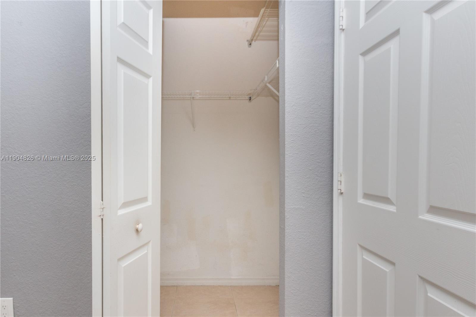 HOLLYWOOD RIDGE FARMS 2-6 - Residential