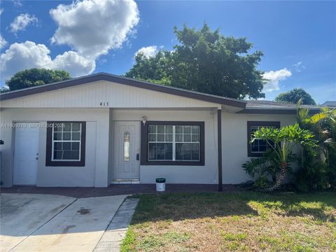 Photo of 417 SW 8th Ave, Delray Beach, FL 33444 (MLS # A11909779)