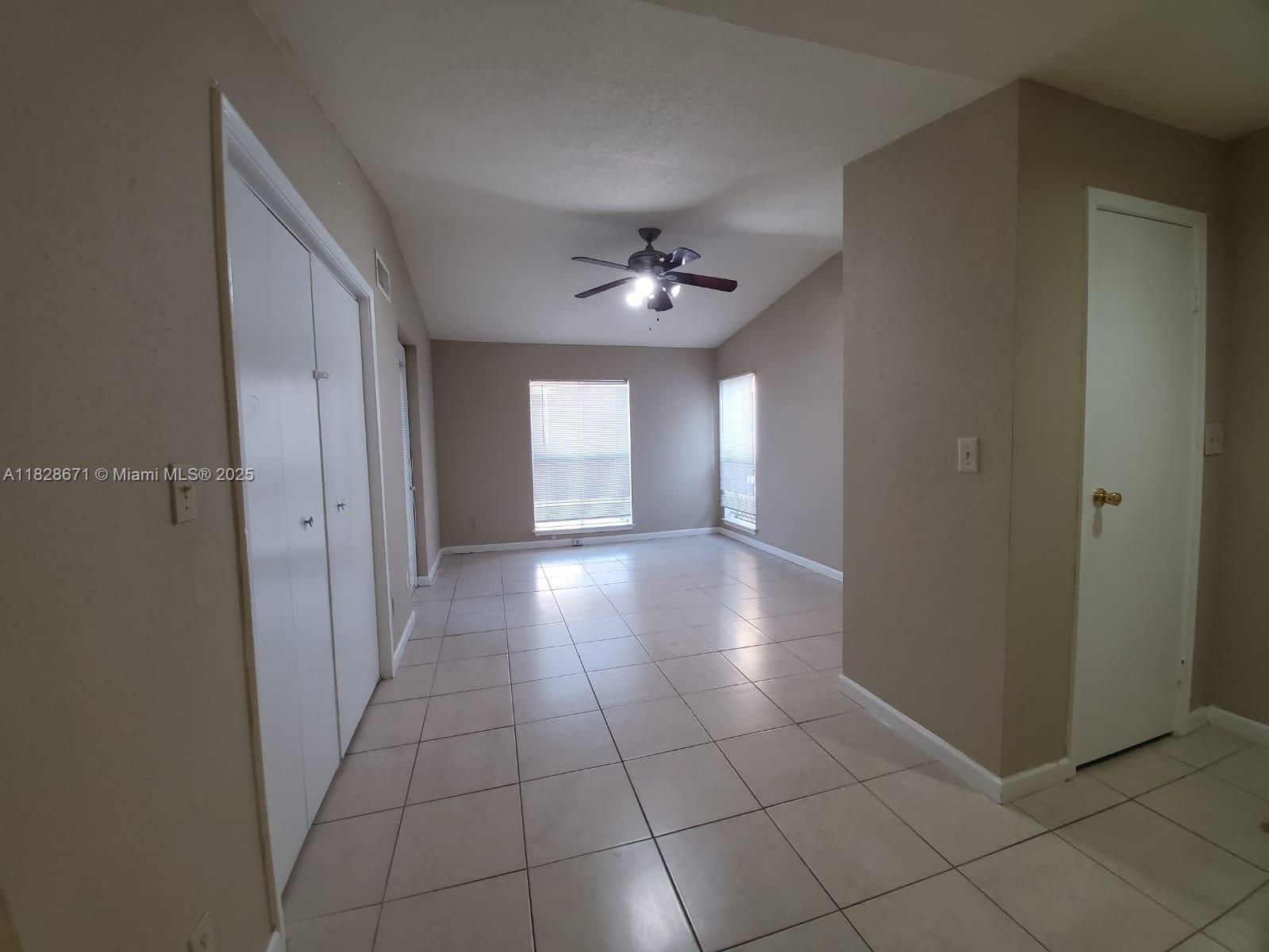 833 Riverside Dr 837