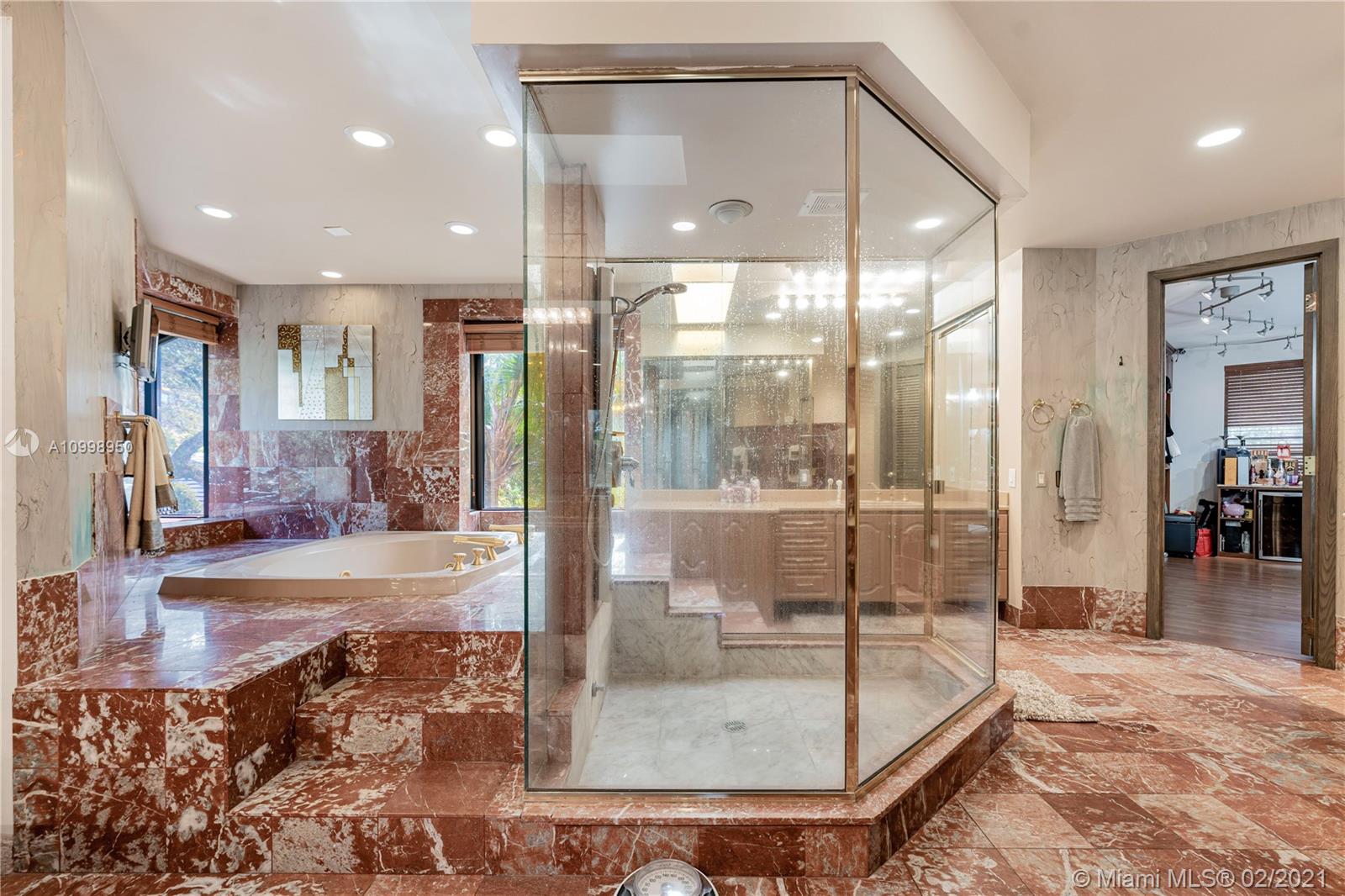 EMERALD WOODS - Residential