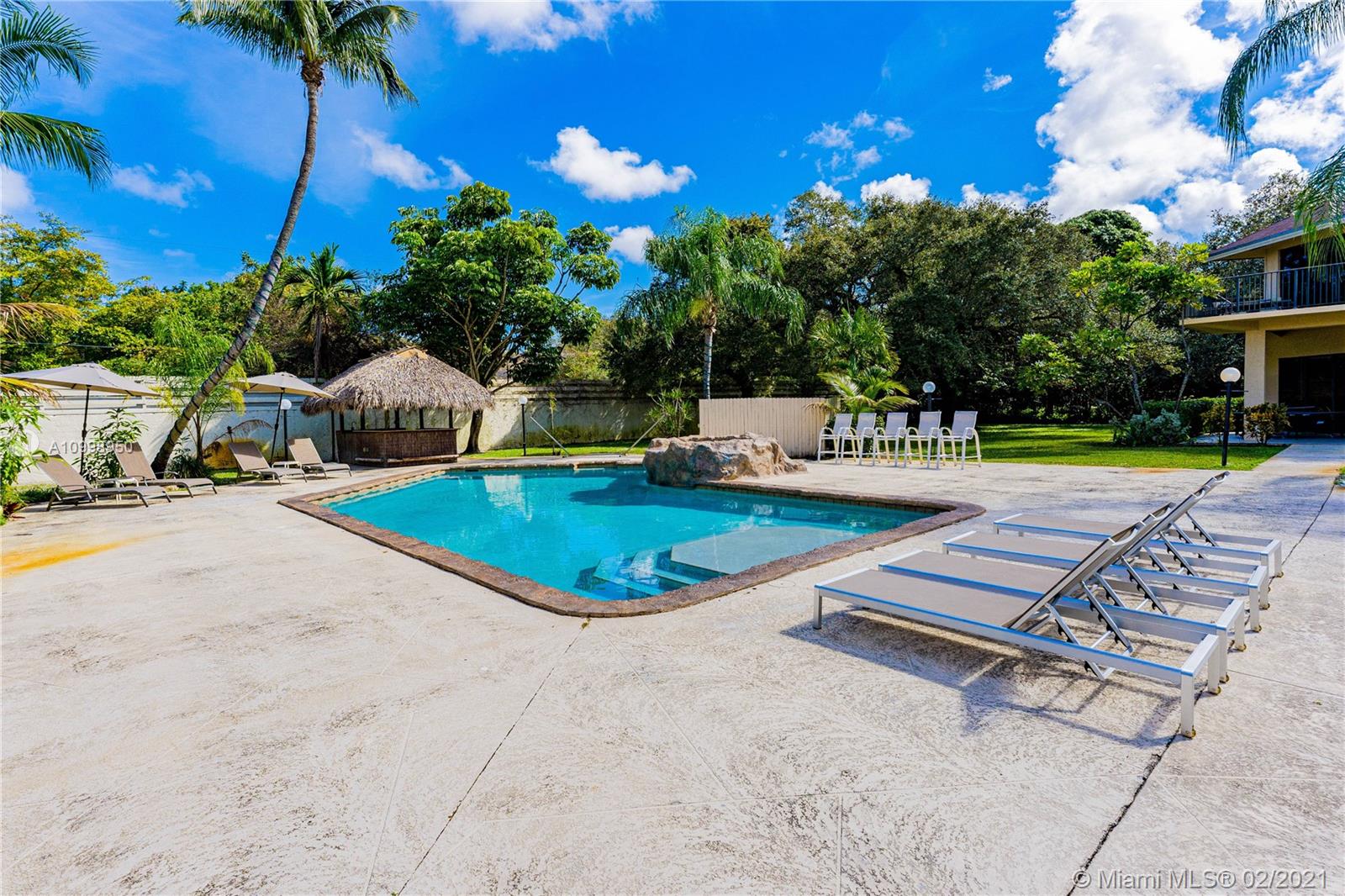 EMERALD WOODS - Residential