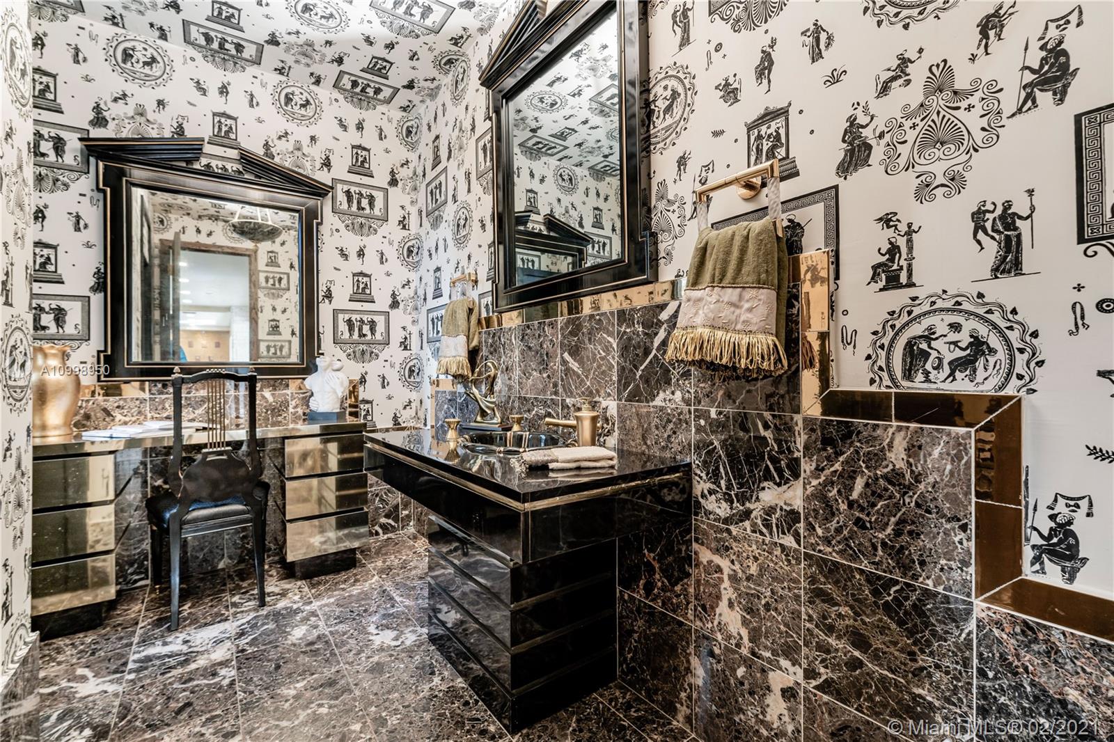 EMERALD WOODS - Residential