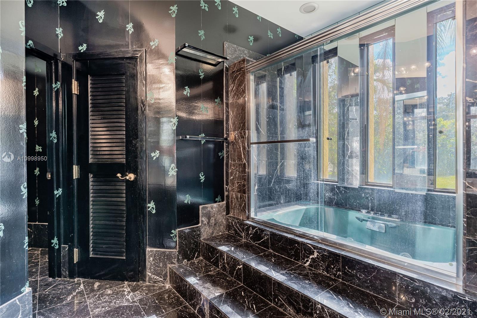 EMERALD WOODS - Residential