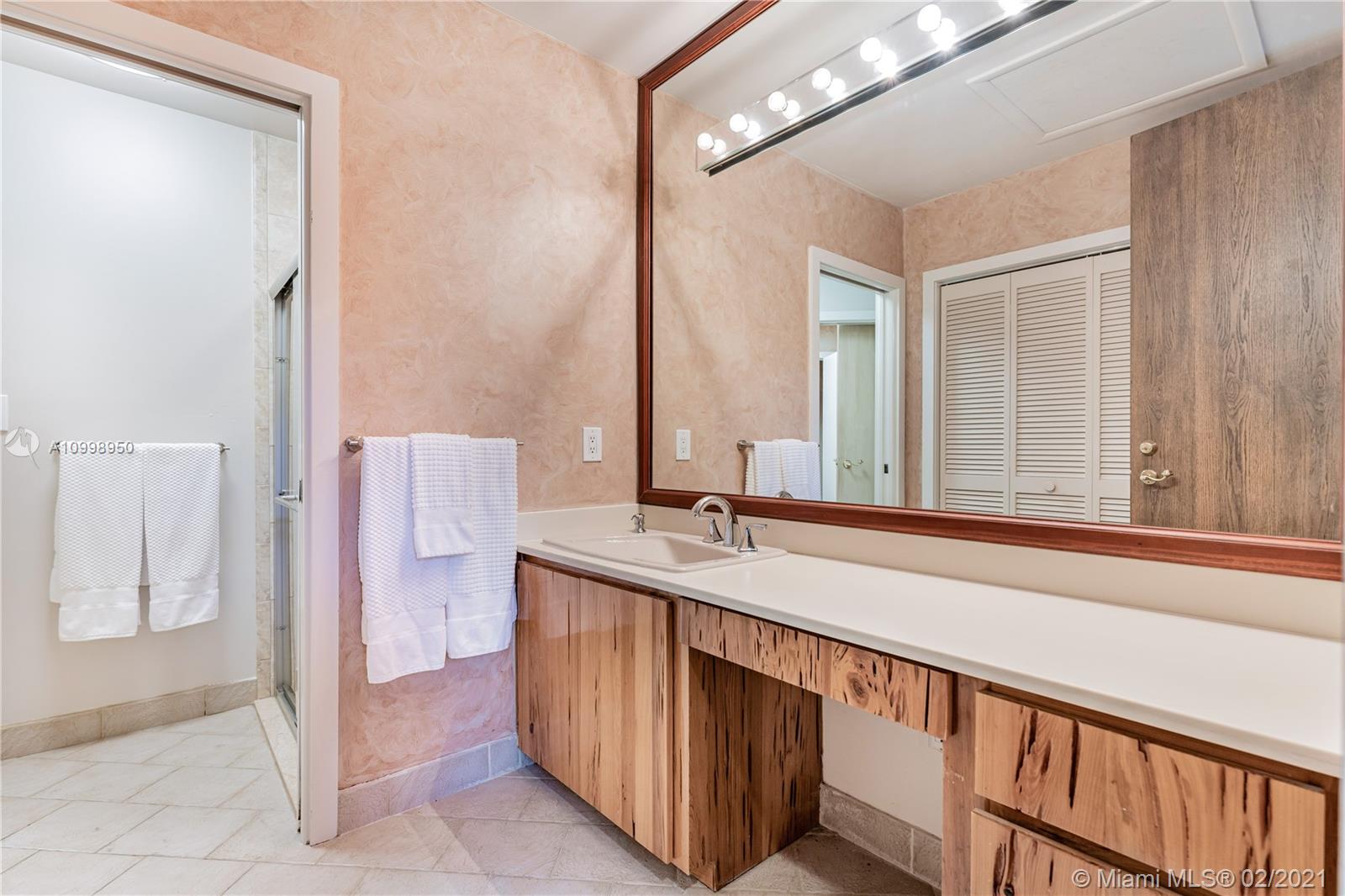 EMERALD WOODS - Residential