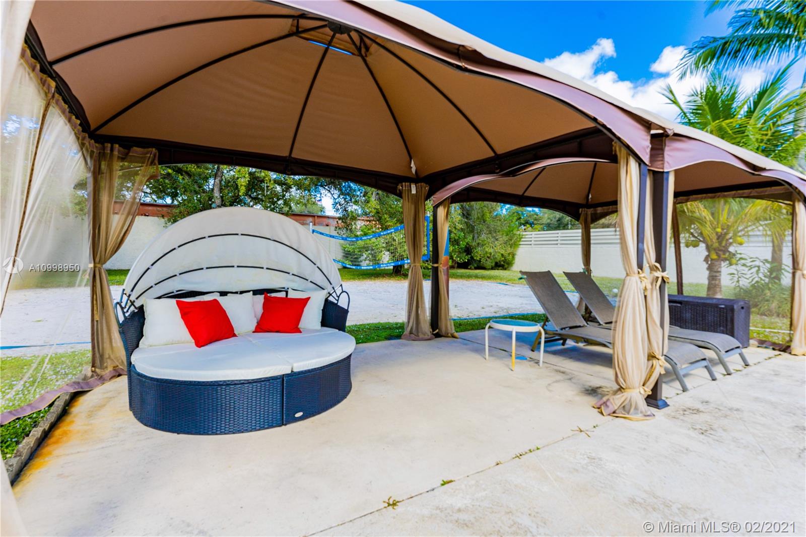 EMERALD WOODS - Residential