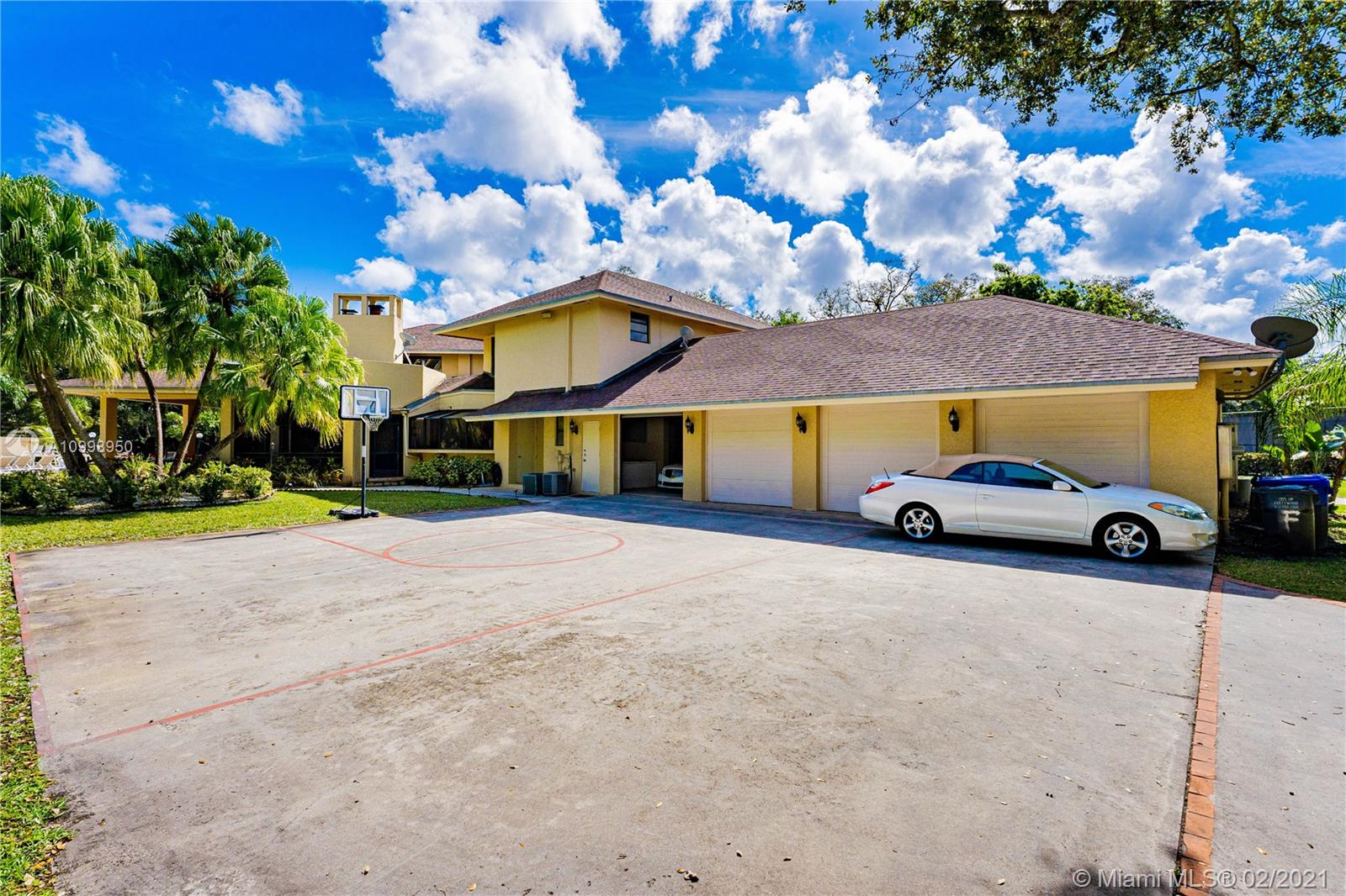 EMERALD WOODS - Residential