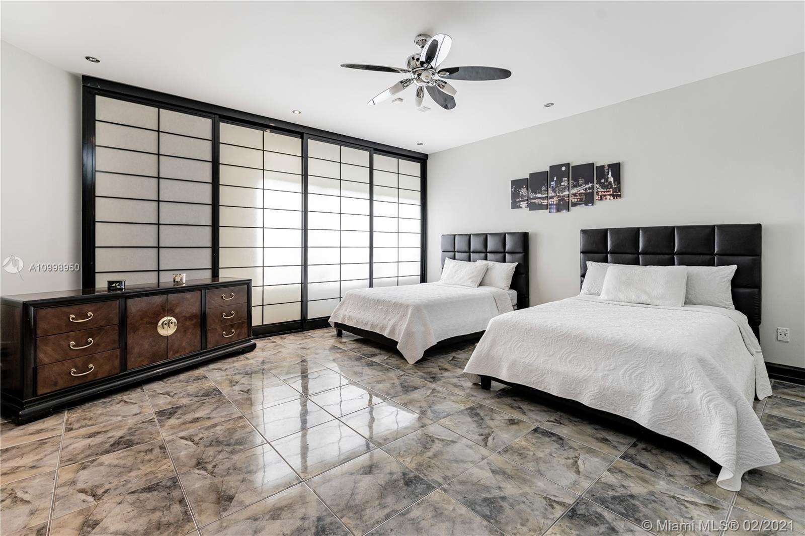 EMERALD WOODS - Residential