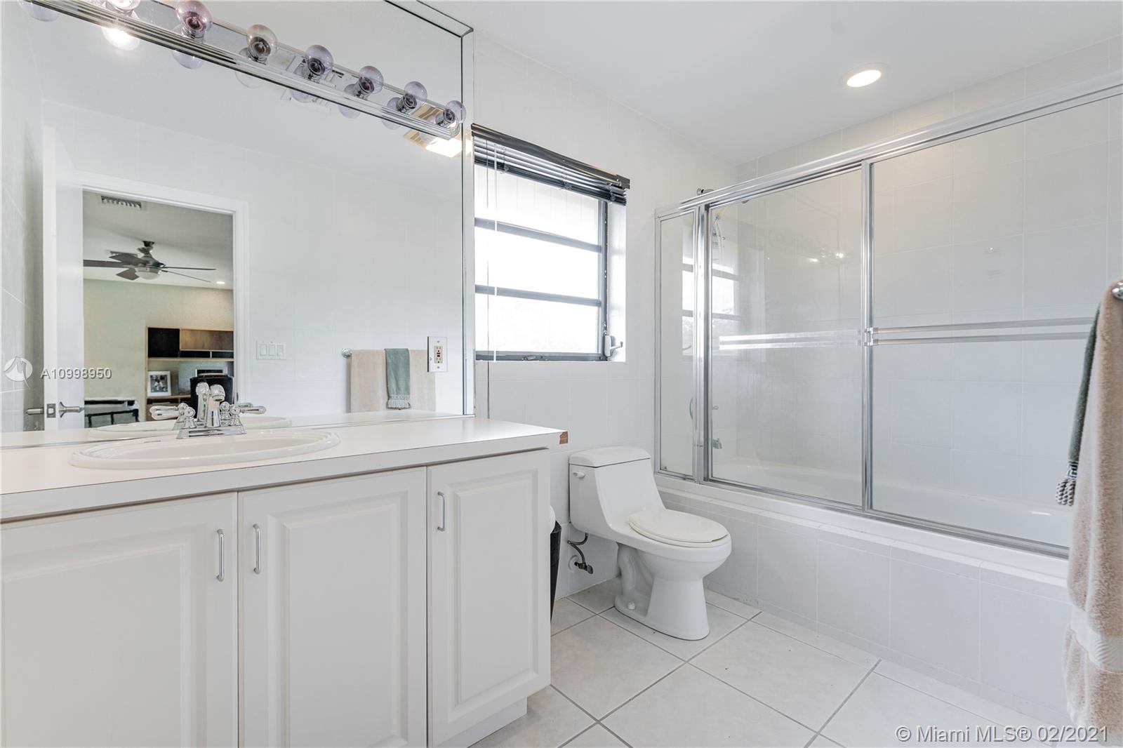 EMERALD WOODS - Residential