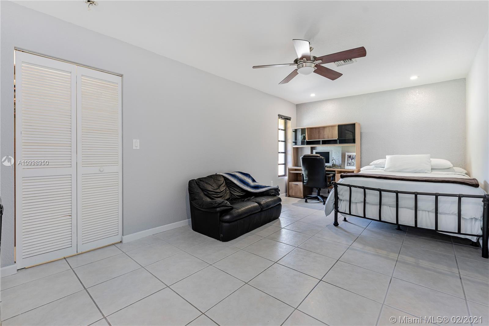 EMERALD WOODS - Residential