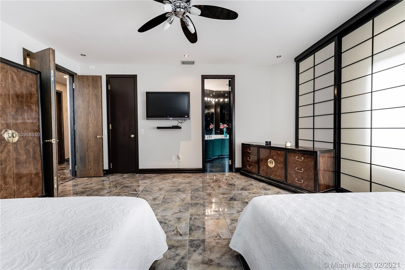 EMERALD WOODS - Residential