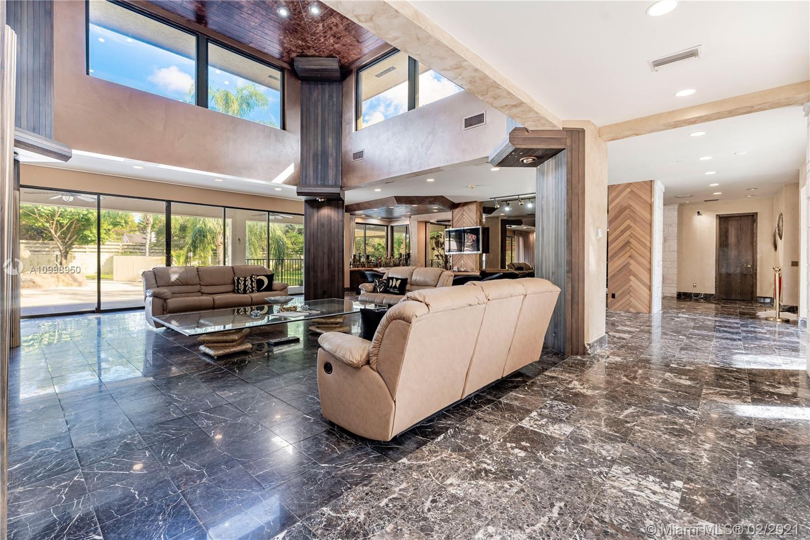 EMERALD WOODS - Residential